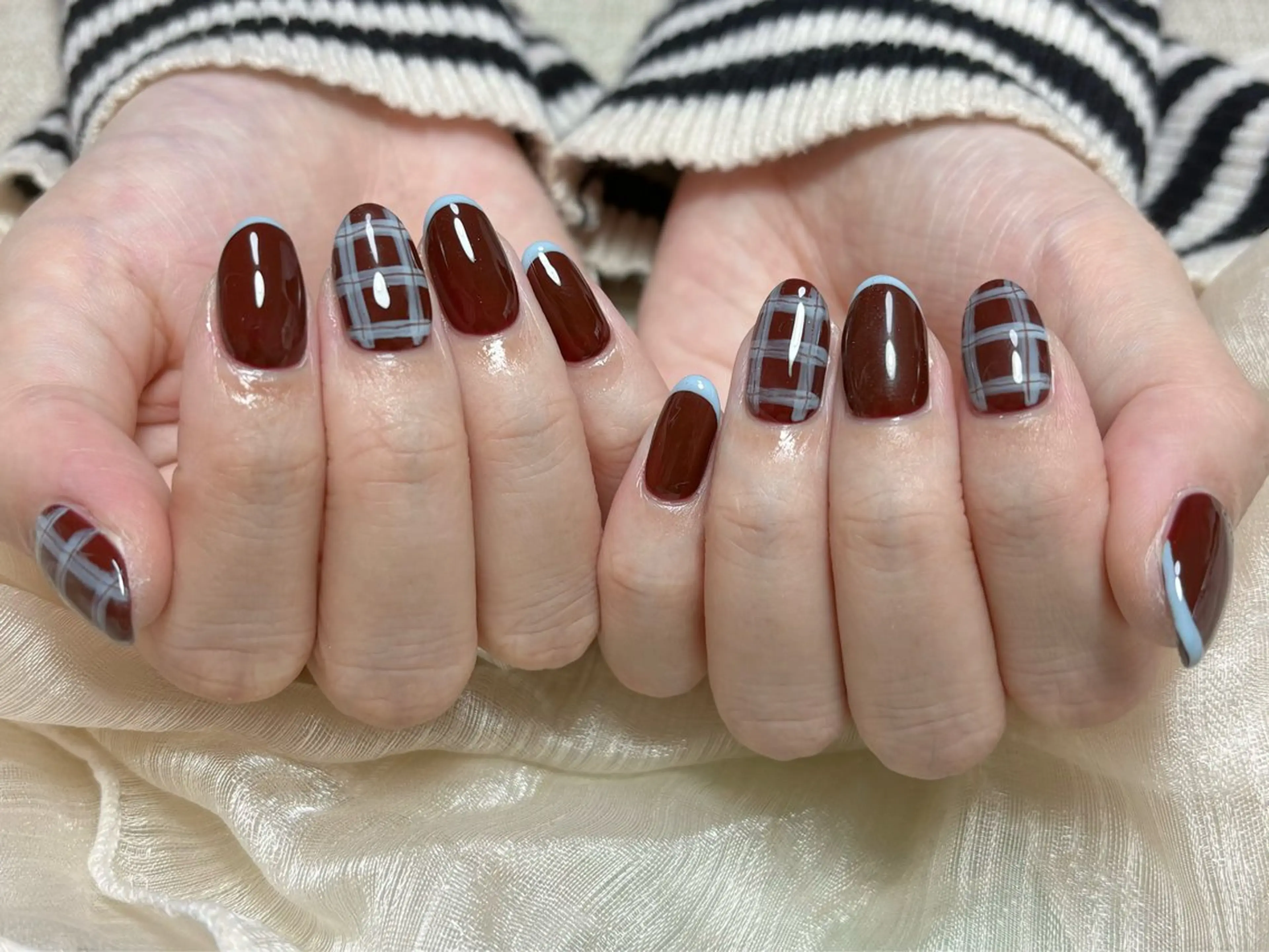 ネイル オーロラネイル フレンチネイル ジェルネイル ガラスフレンチ 韓国ネイル ハンドネイル Nail Jolie所属・Nail Jolieのネイルデザイン