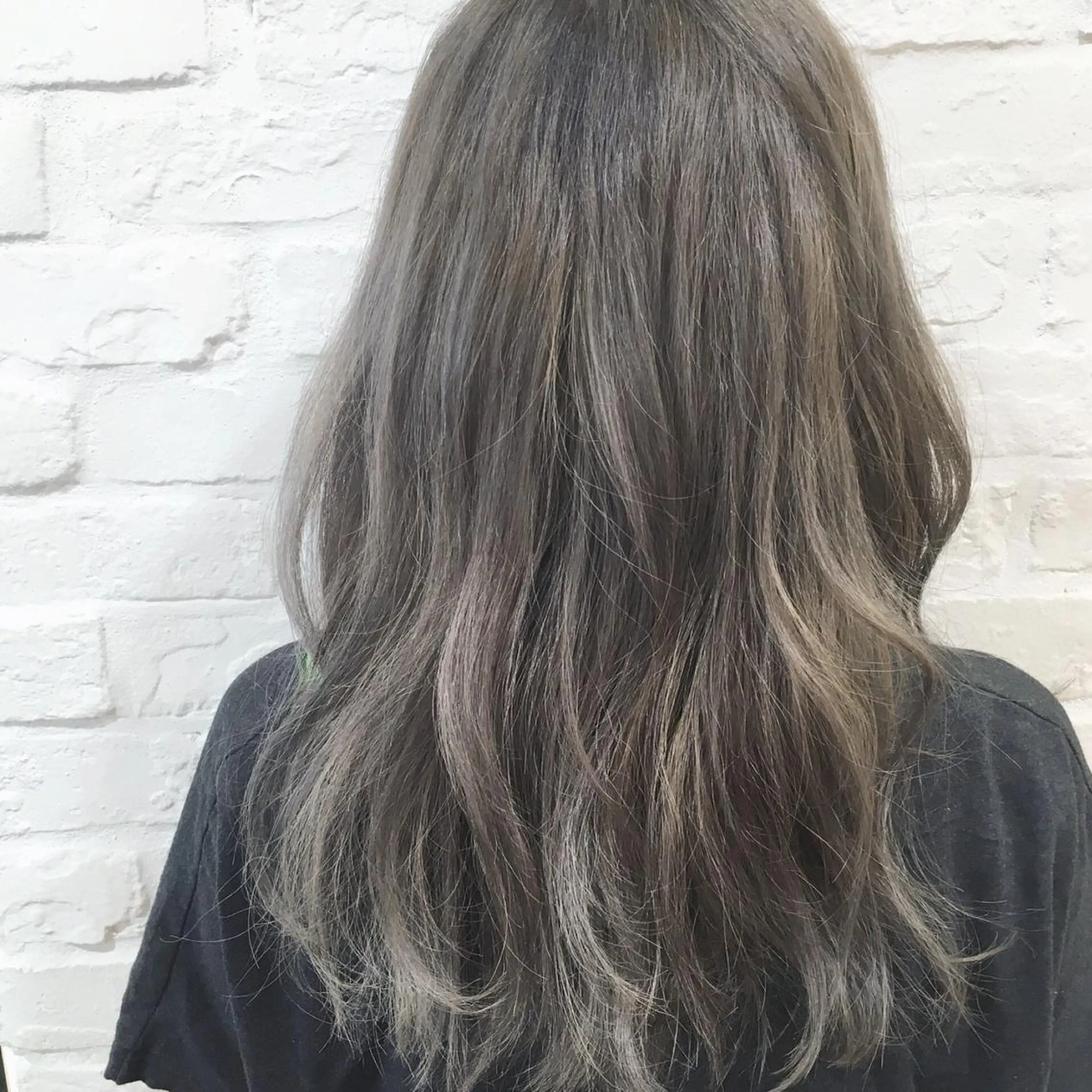 セミロング ロング カラー 加藤 あやみのヘアスタイル