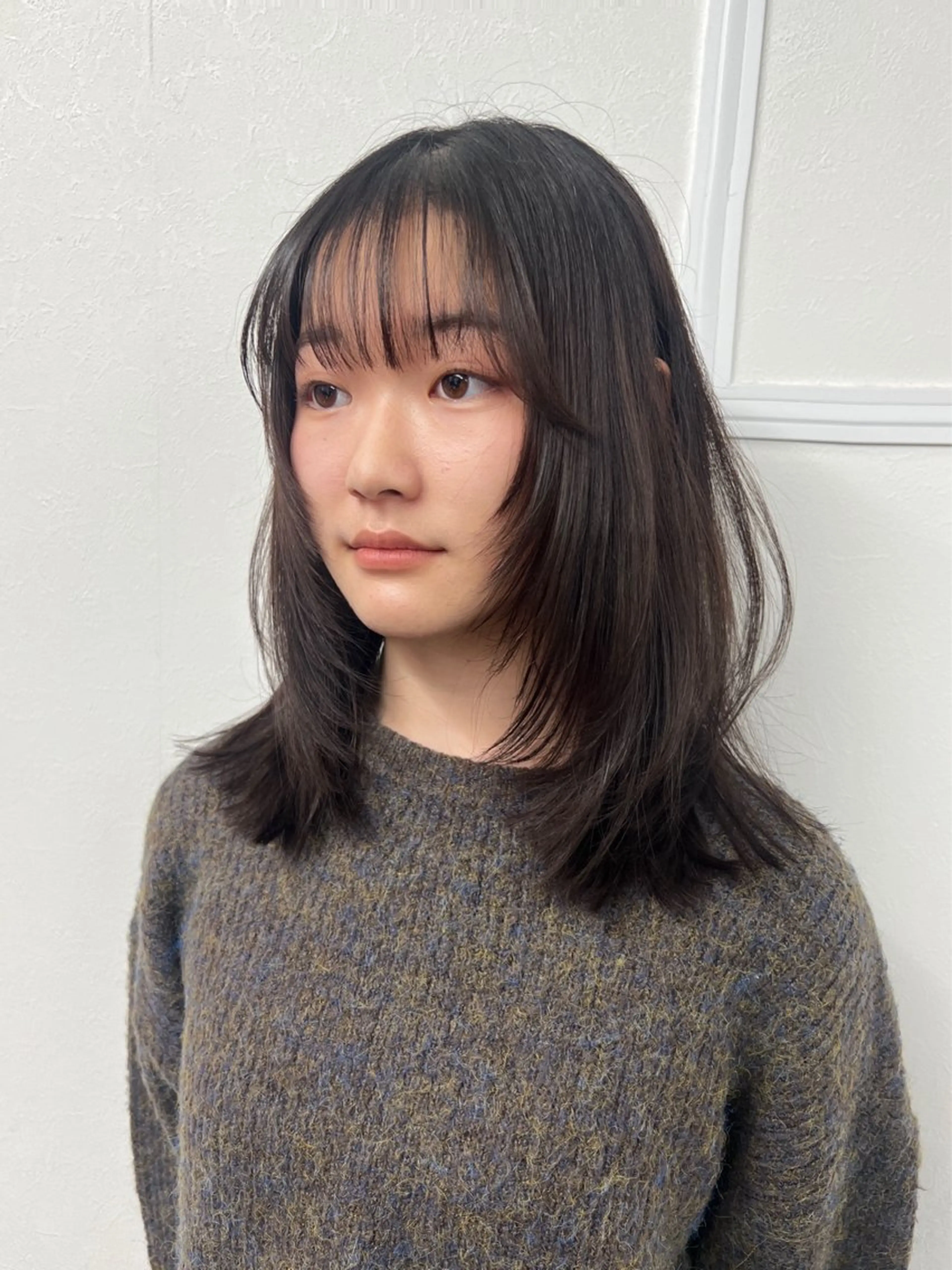 ミディアム カラー カット レイヤー透明感カラー AIKAのヘアスタイル