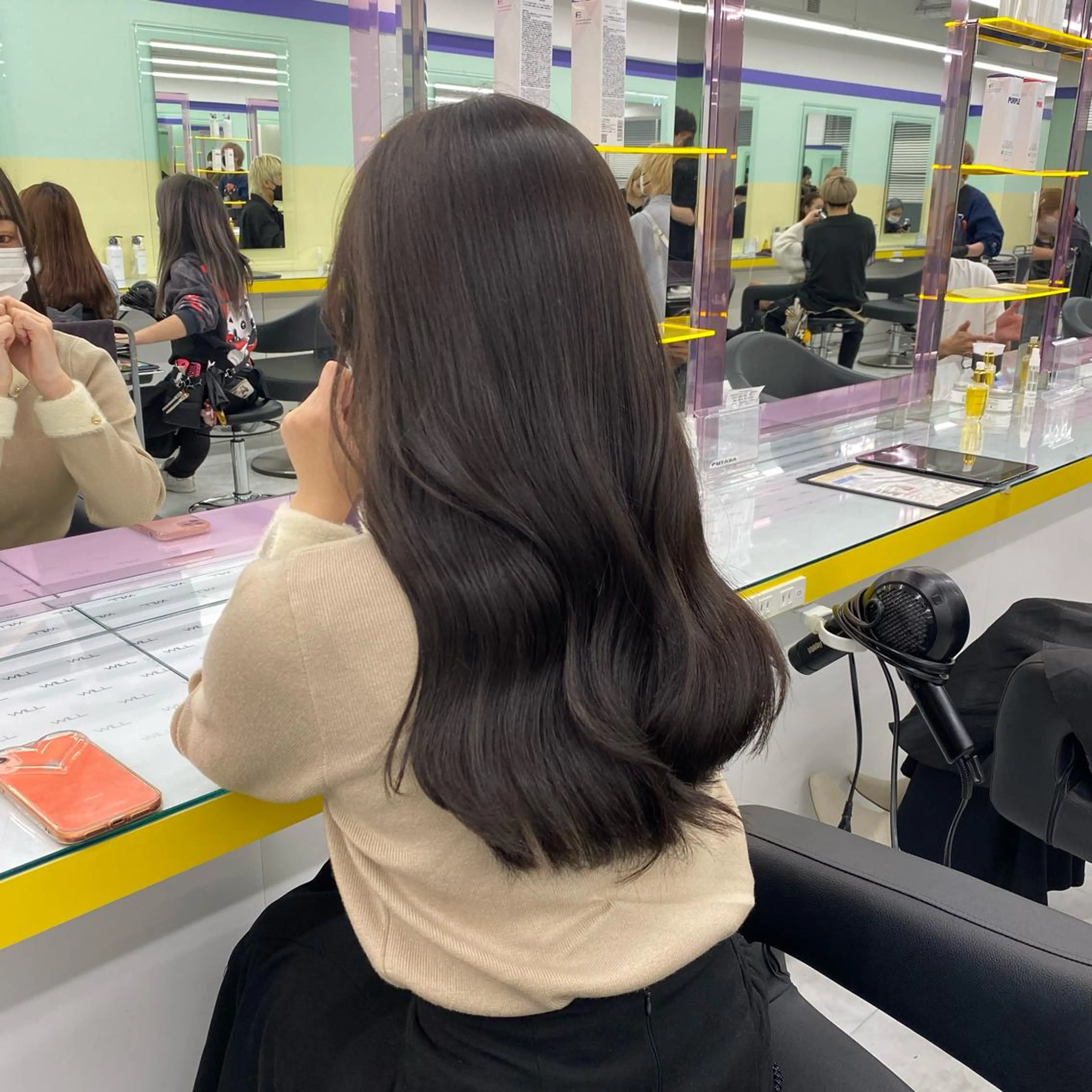 ミディアム カラー パーマ ヘアアレンジ メンズ キッズ ネイル マツエク・マツパ アイブロウ ブラウンカラー チョコレートブラウン 眉カラー カラーマツエク ブラウン ヘアカラー Lumo所属・💖横浜ブリーチなし 💖MIHOのヘアスタイル