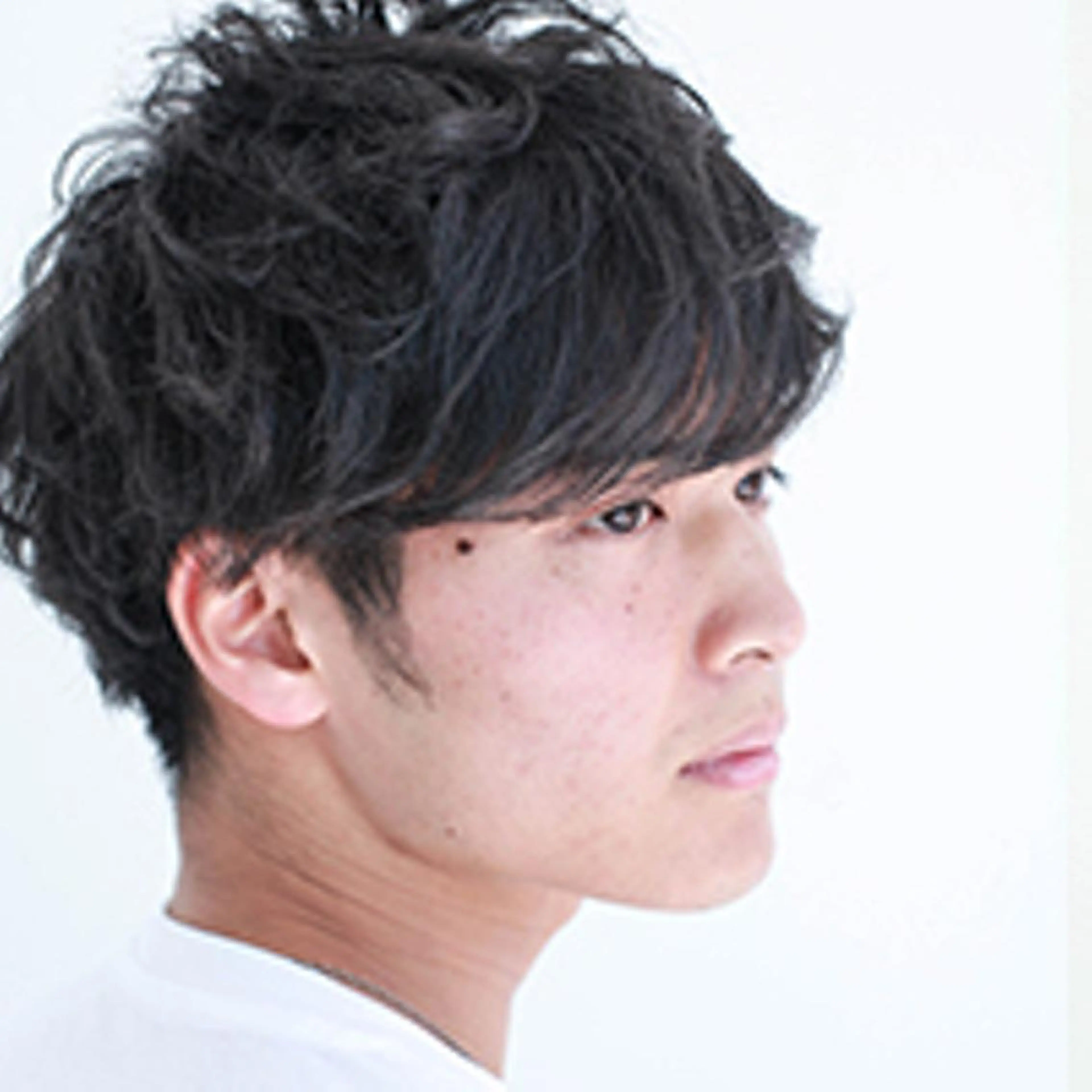 ショート パーマ メンズ インナーカラー/ ストレート/奥野洸也のヘアスタイル