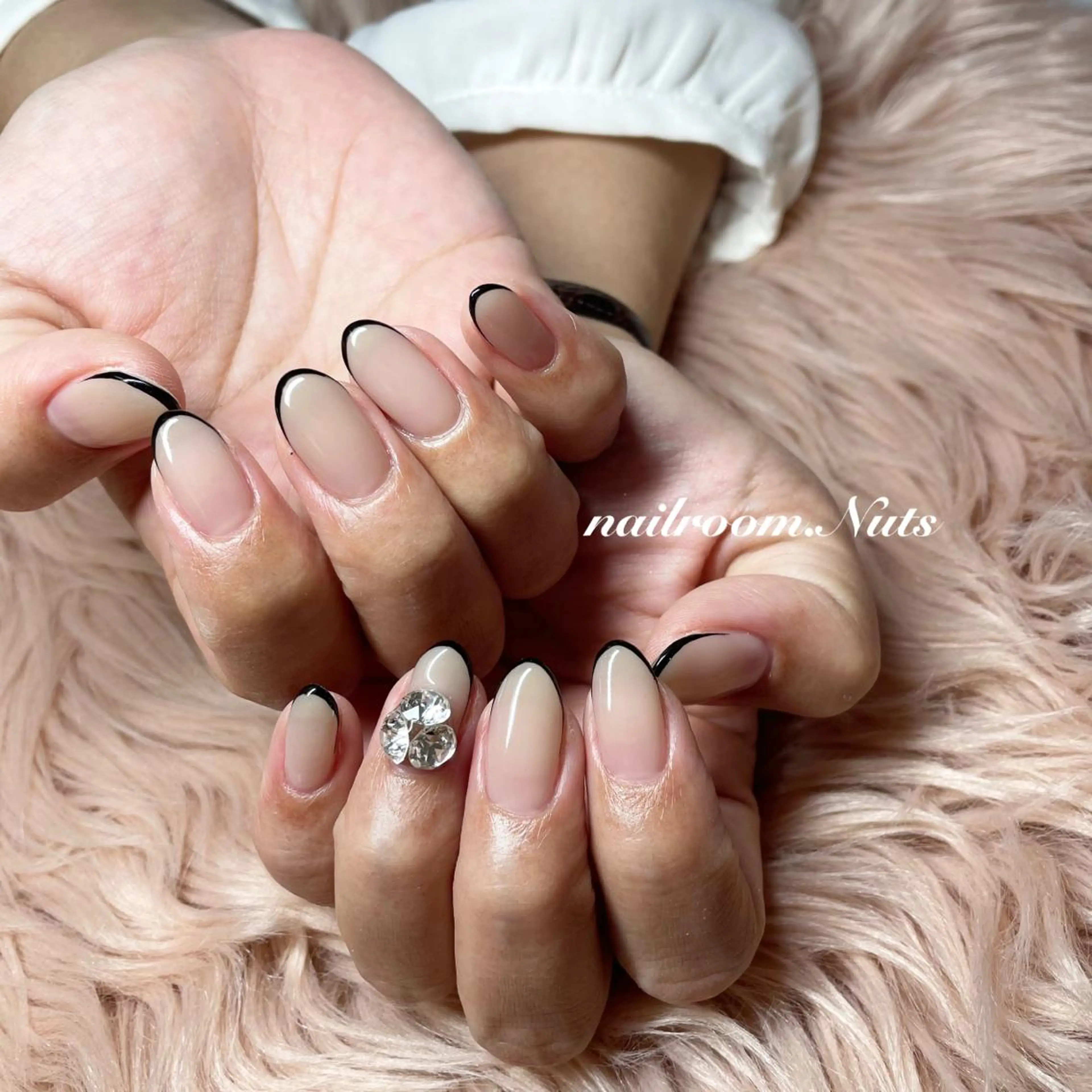 ネイル ラメ(グリッター) ハンドネイル nailsalon Nutsのネイルデザイン