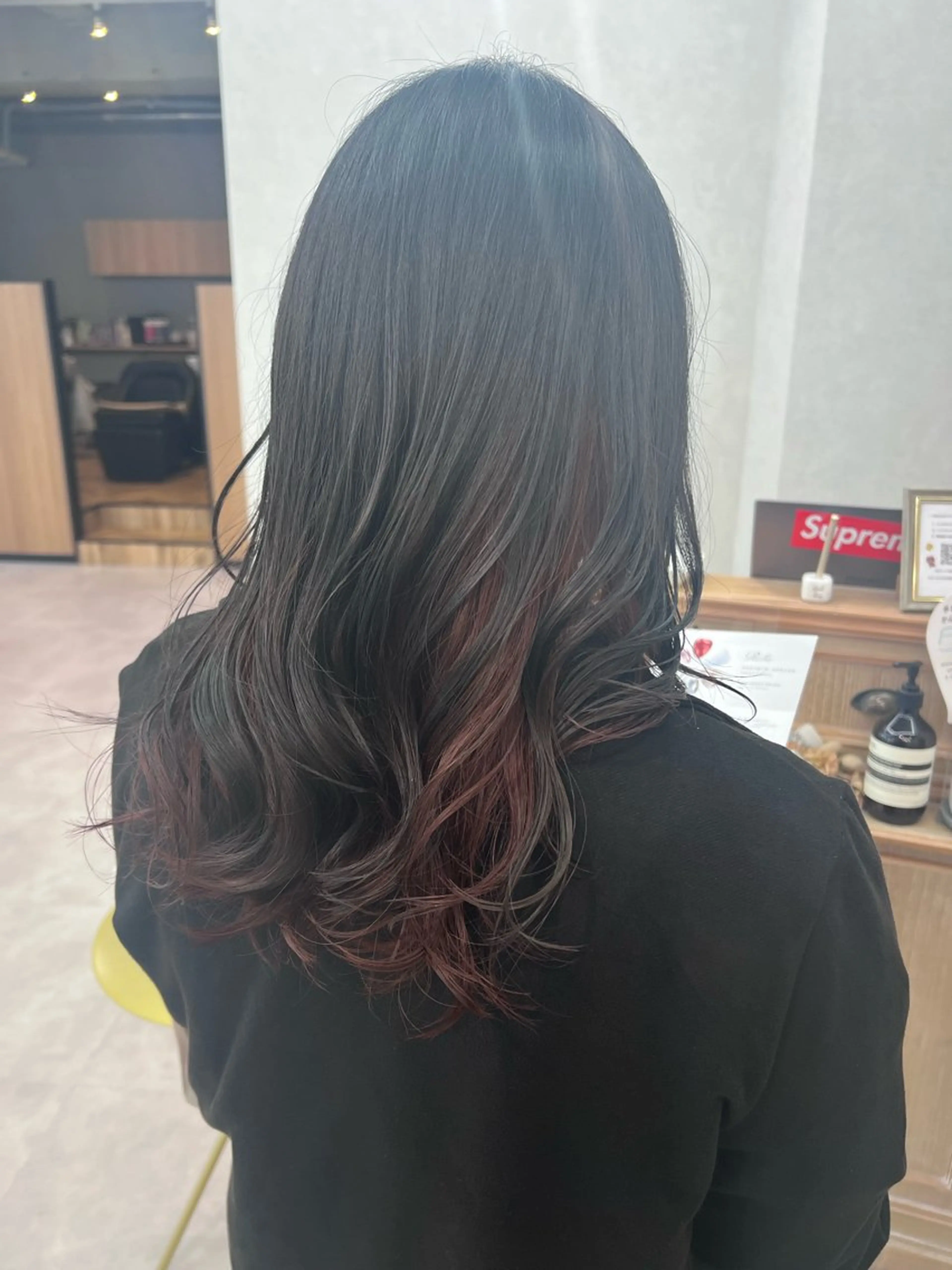 セミロング カラー ブリーチ ブリーチなしカラー 岡島 実里のヘアスタイル
