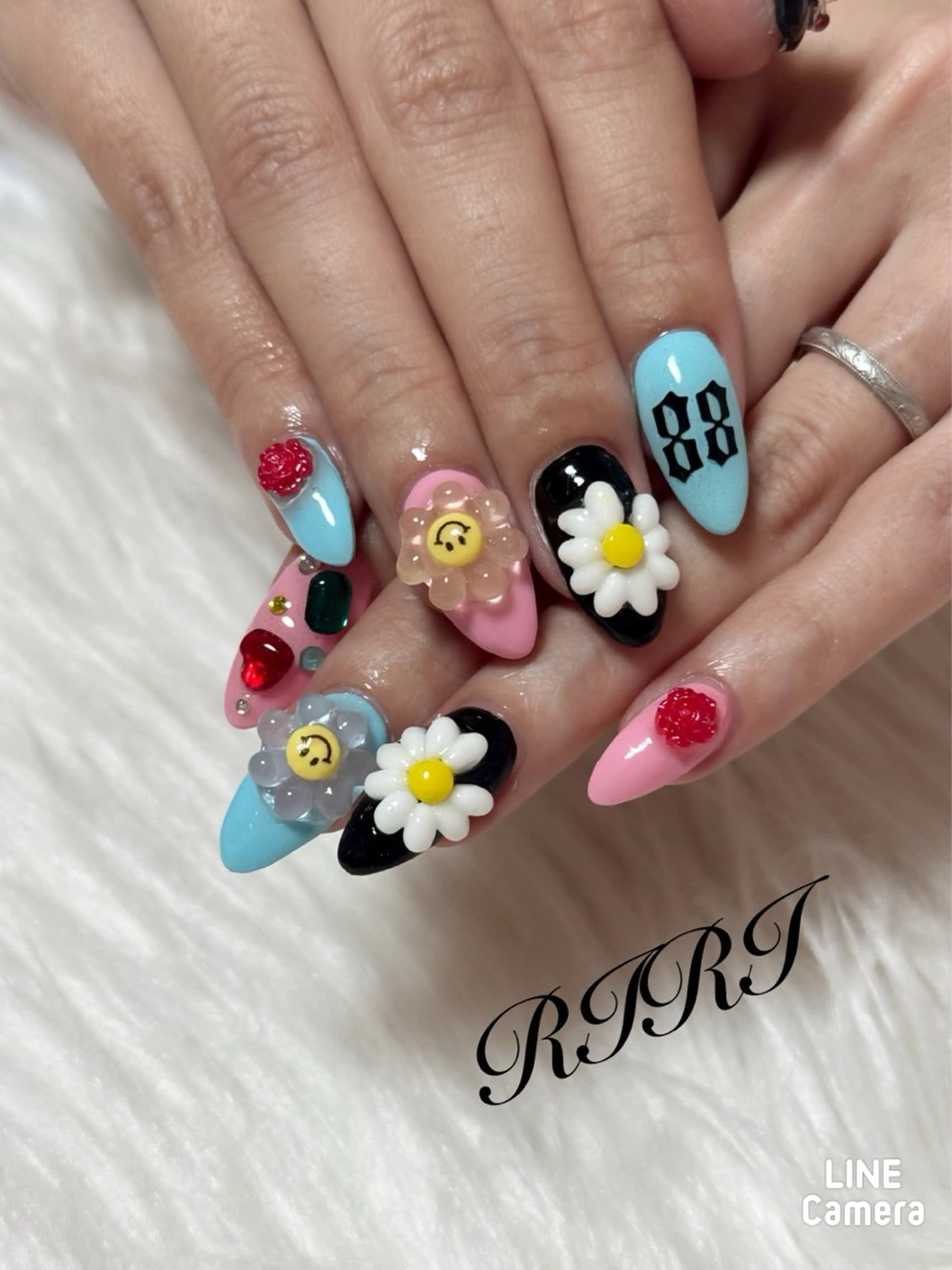 ネイル ジェルネイル キラキラネイル 韓国ネイル ショートネイル ハンドネイル riri オーナーのネイルデザイン