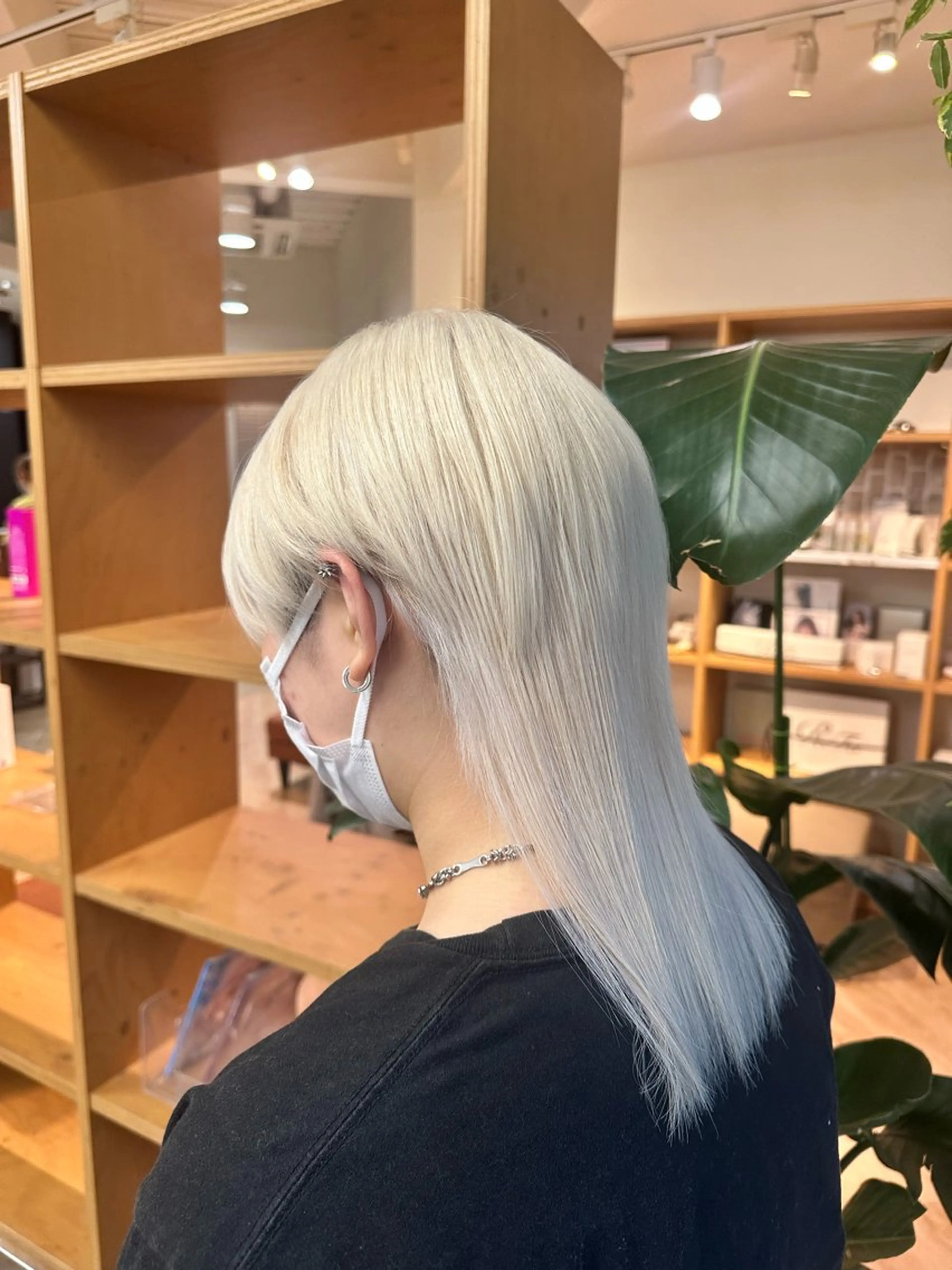 カラー 抜きっぱなしブロンド ブロンド ヘアカラー トリートメント ブリーチカラー/ わきたちえ🌻のヘアスタイル