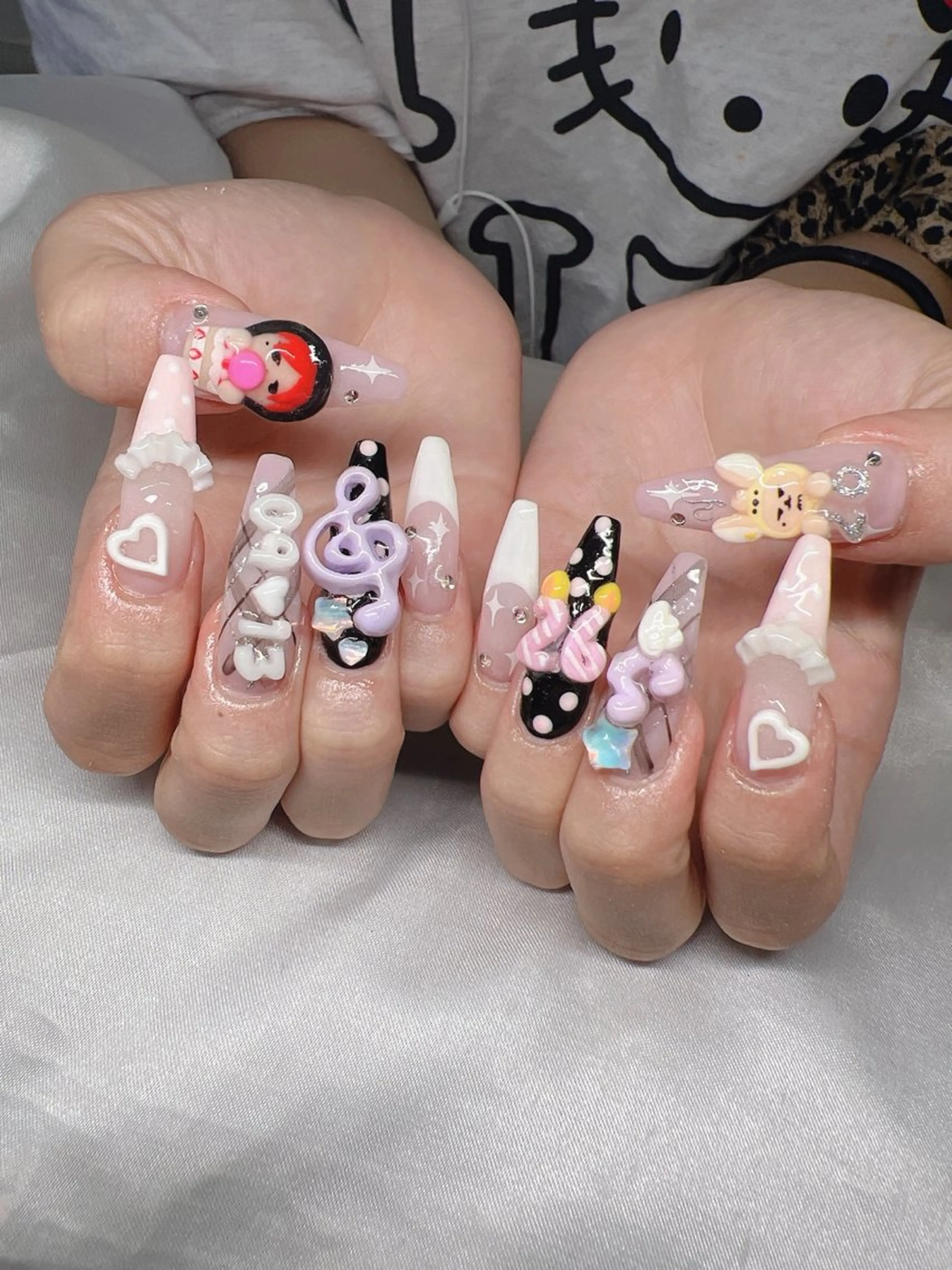 ネイル ハンドネイル Lee Nailsのネイルデザイン