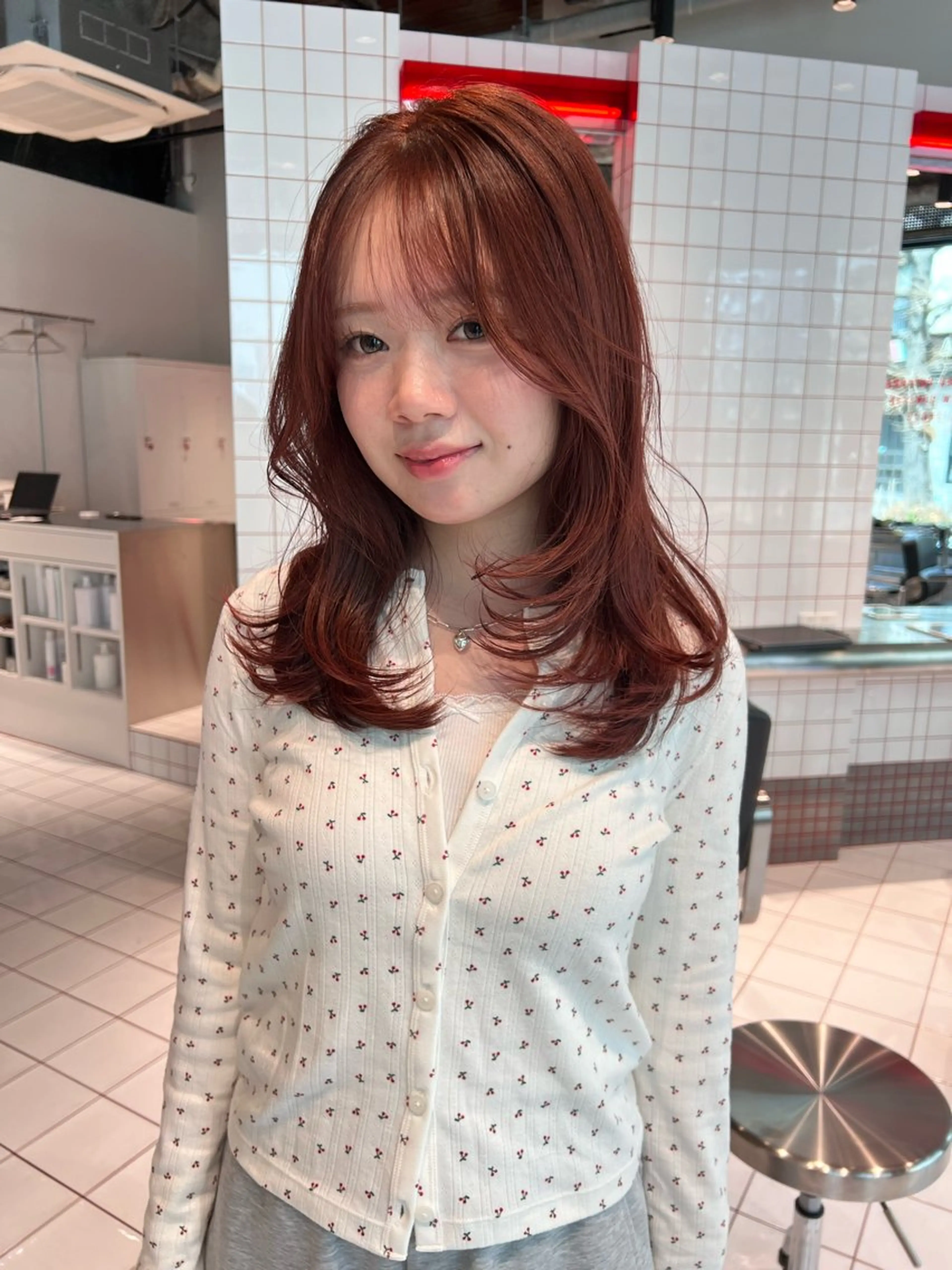 ミディアム カット ヘアカラー トリートメント 富田 紗世のヘアスタイル