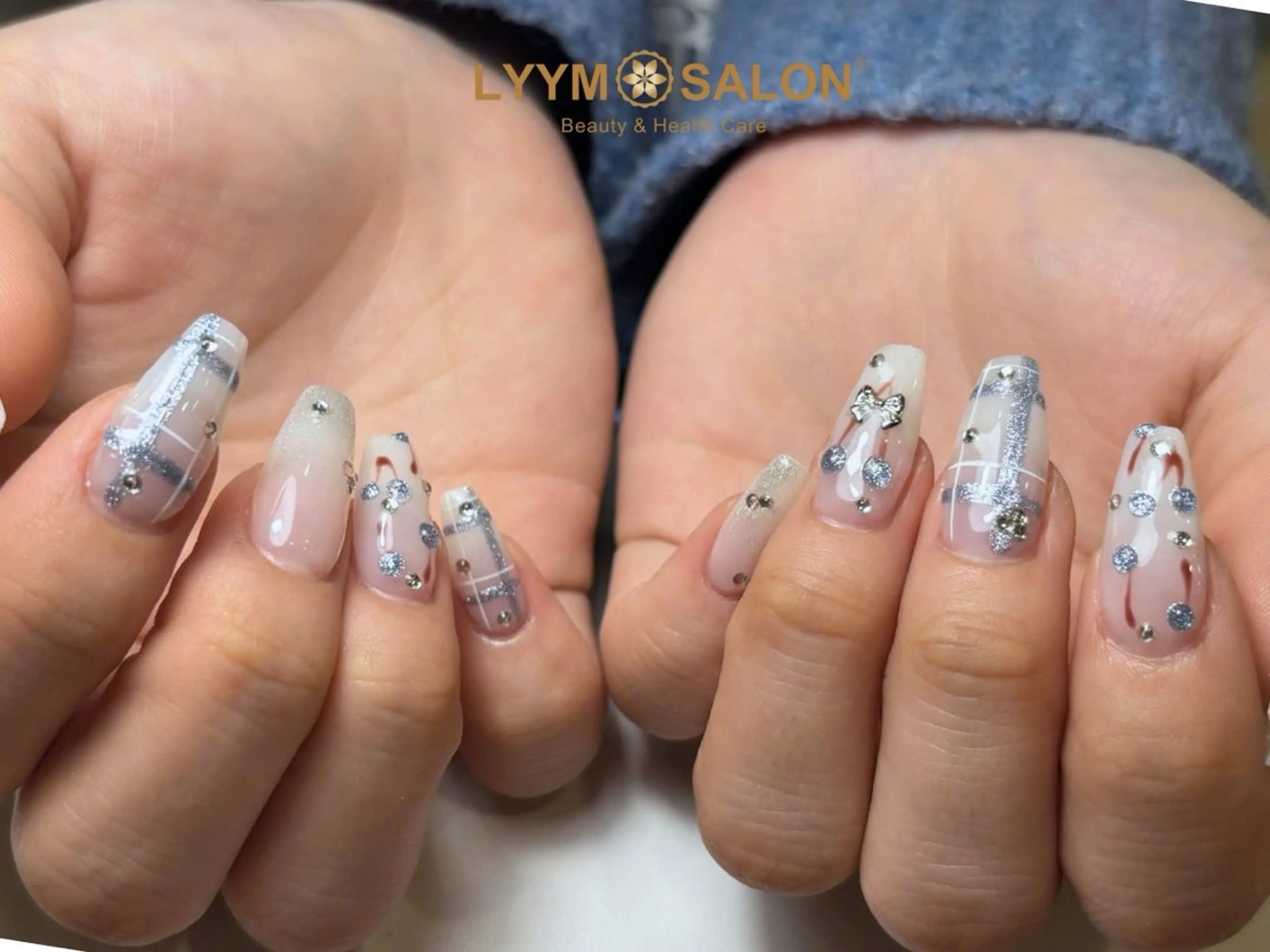 ネイル クリアネイル 長さ出し ガーリー キラキラネイル 韓国ネイル ハンドネイル LYYM Salonのネイルデザイン