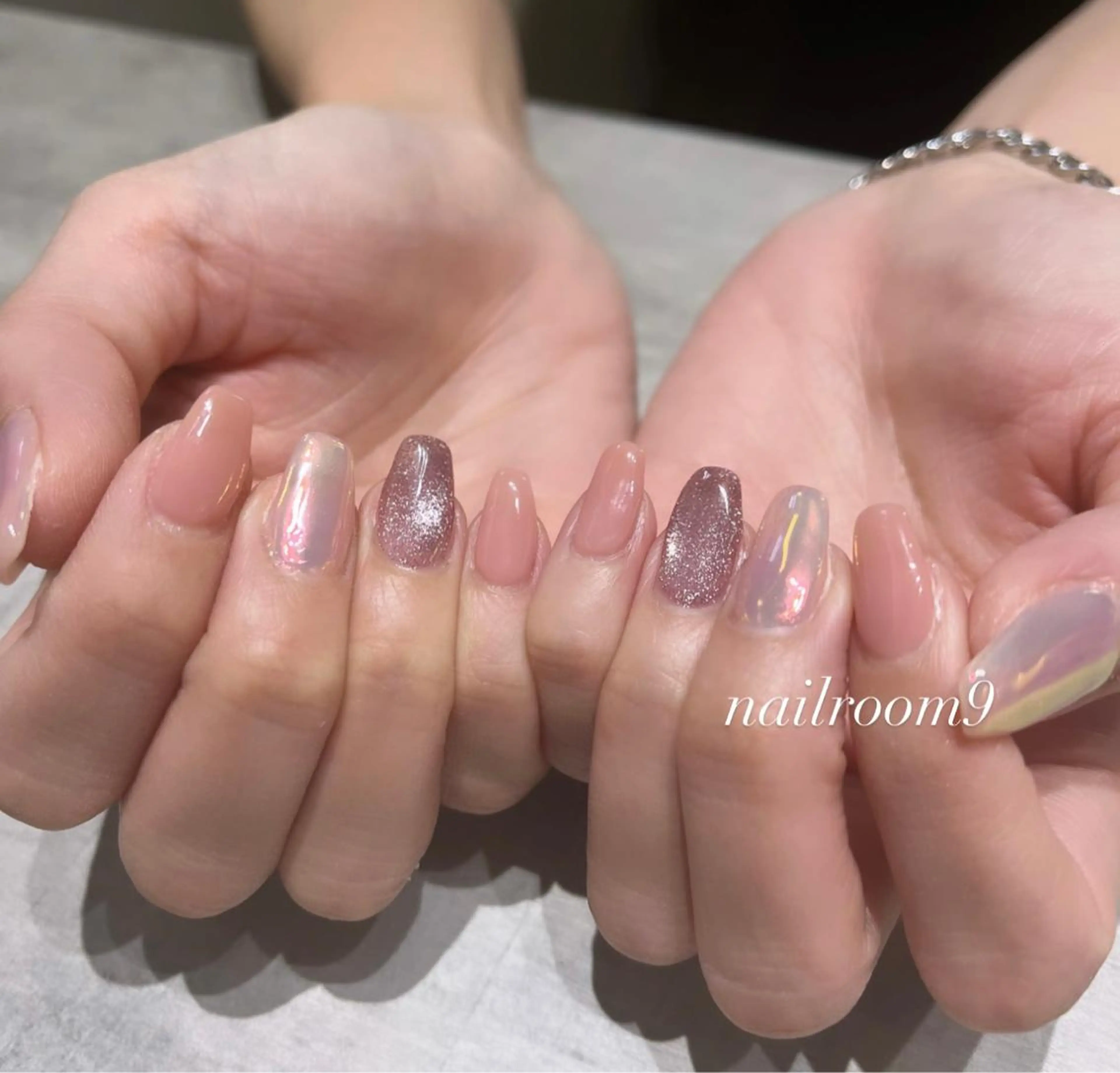 ネイル ミラーネイル ハンドネイル nail room9 ☺︎のネイルデザイン