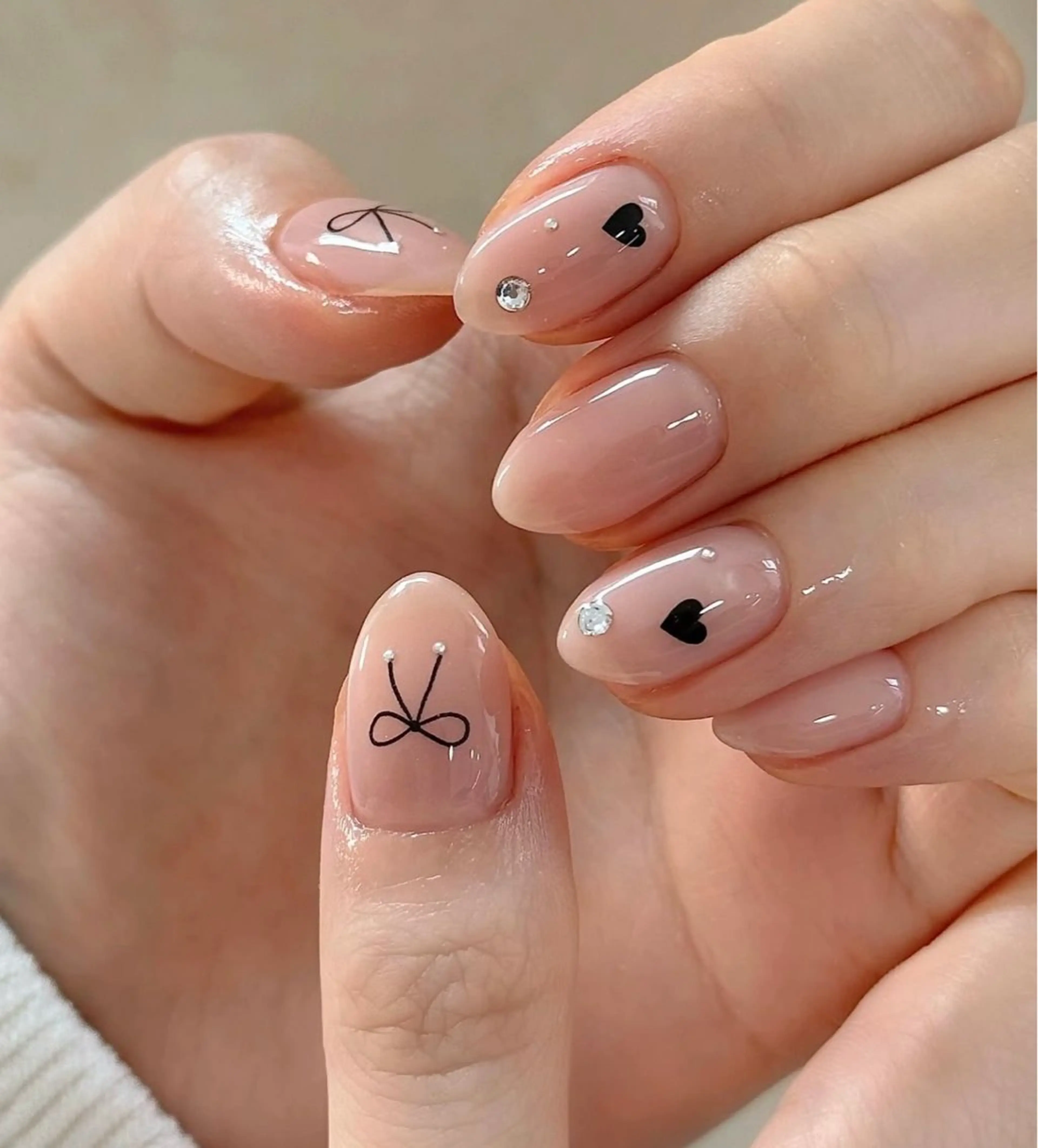 ネイル フレンチネイル グラデーション キラキラネイル 韓国ネイル マグネットネイル ハンドネイル 🎀🎀YooLi Nail Salonのネイルデザイン