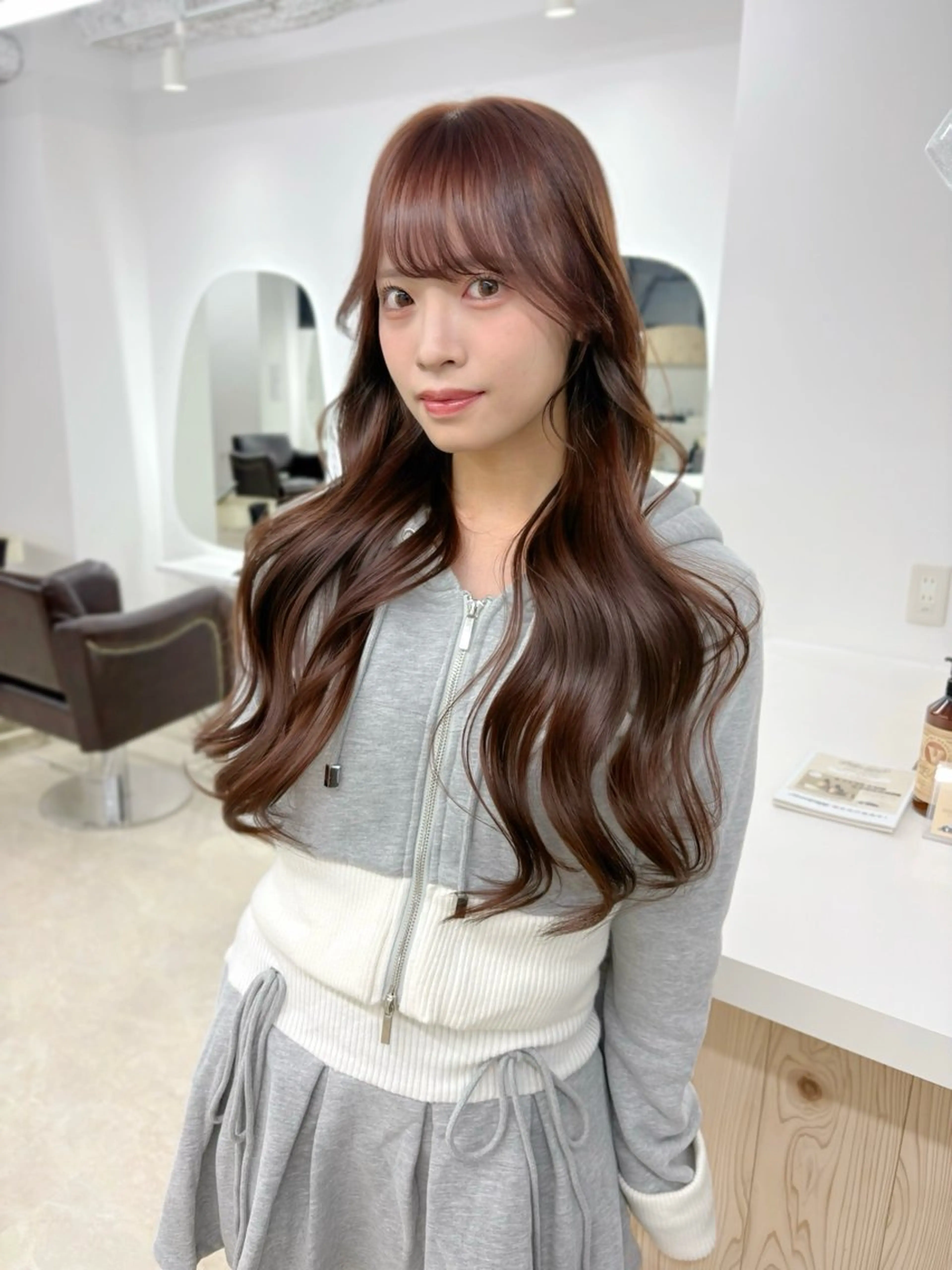 セミロング カラー カット ヘアカラー トリートメント ヘアセット 新宿/韓国ヘア/ 髪質改善ストレートのヘアスタイル