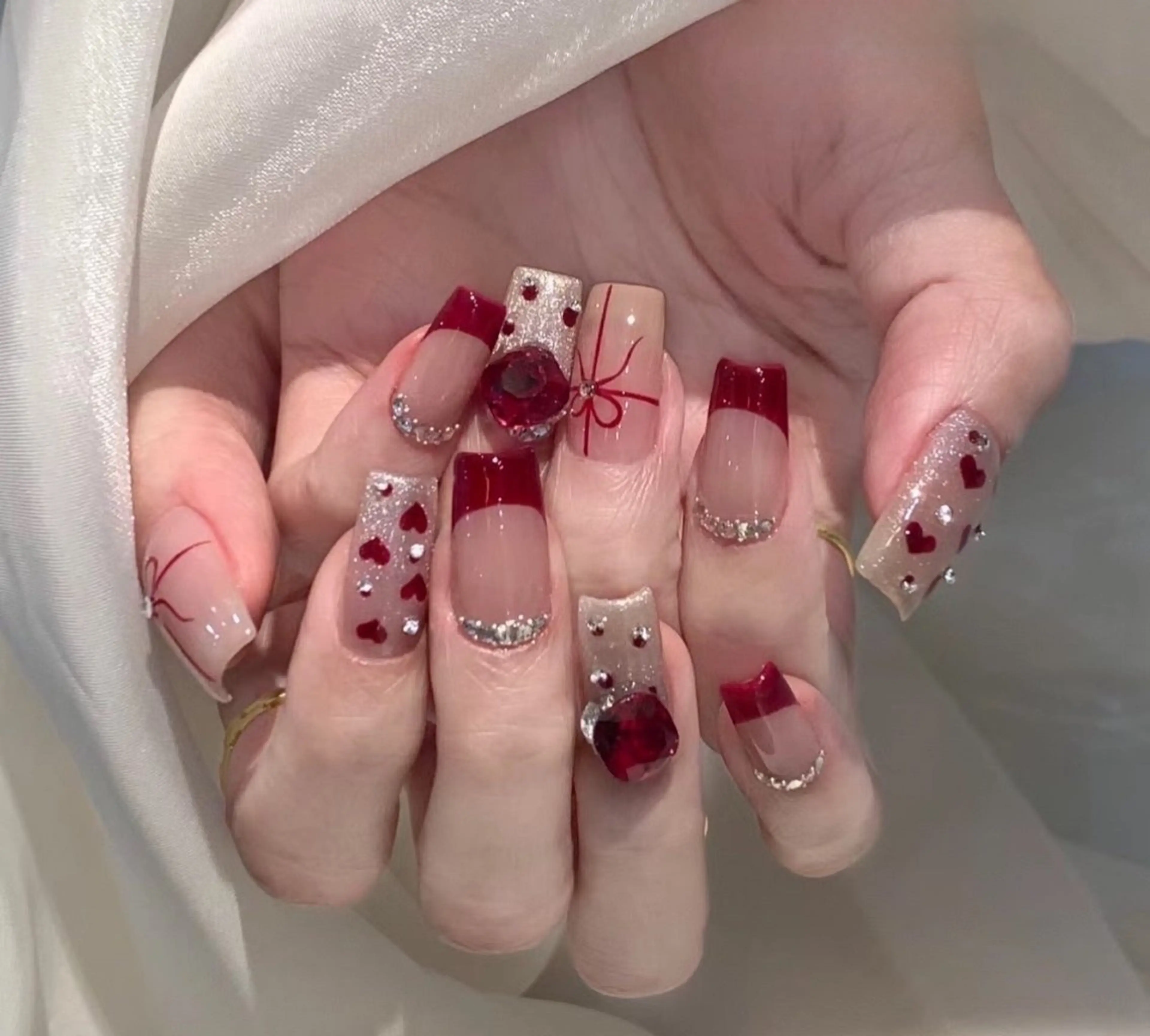 ネイル バレンタイン ハンドネイル BETTER ME ネイルサロン池田公園のネイルデザイン