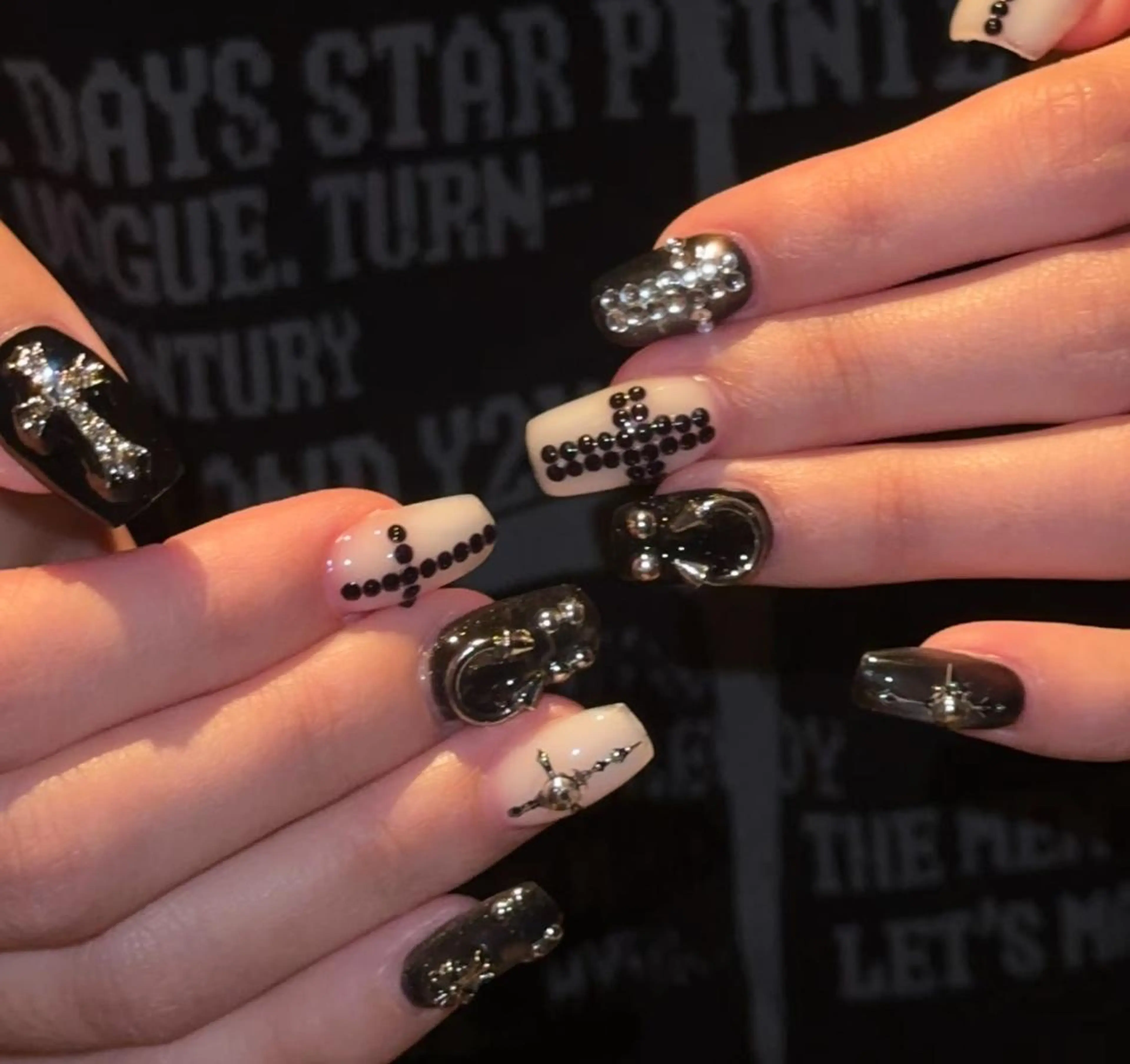 ネイル ハンドネイル 🎀 Ayaka_nailのネイルデザイン