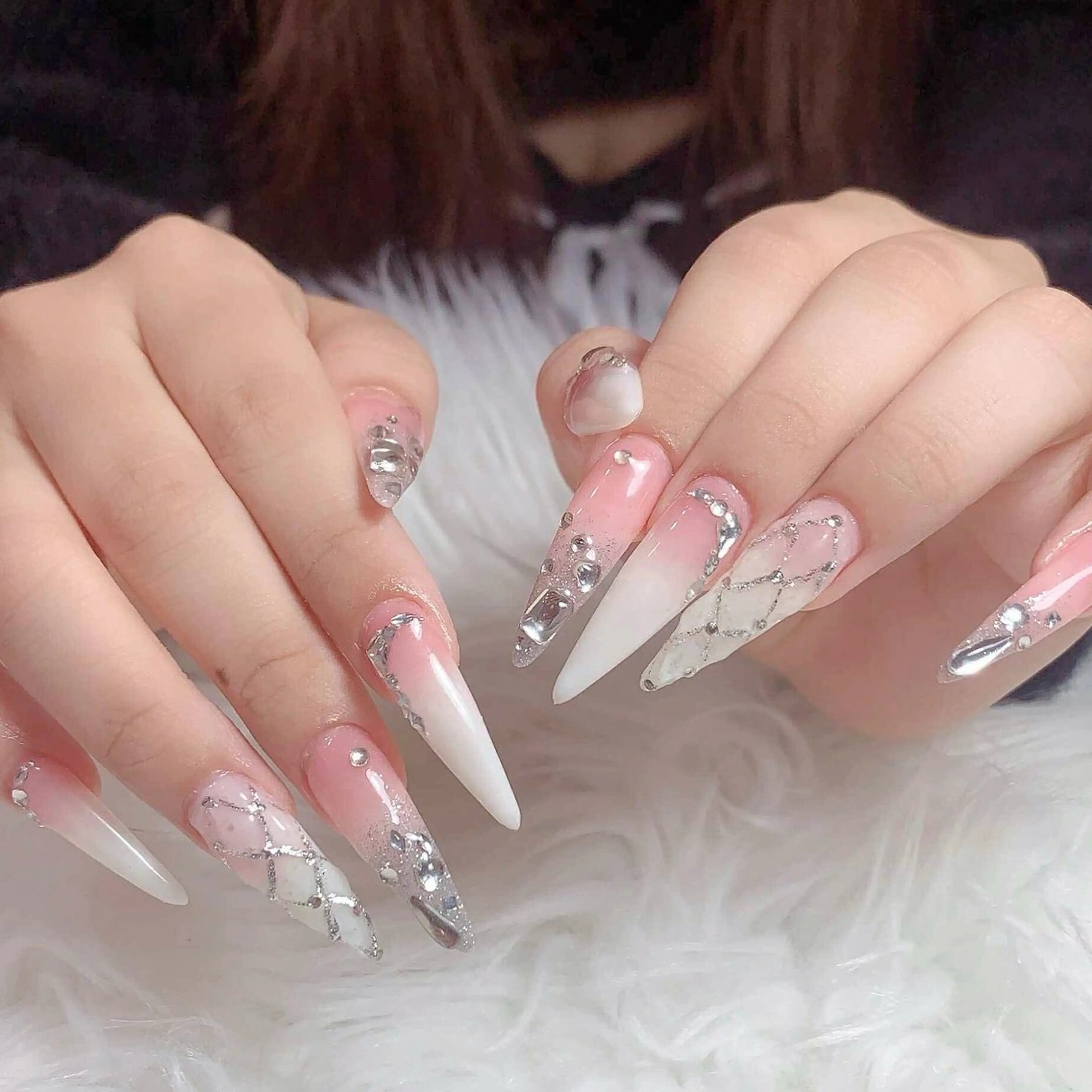 ネイル オーロラネイル クリアネイル 成人式 フラッシュネイル ジェルネイル ハンドネイル Amee Nail Salonのネイルデザイン