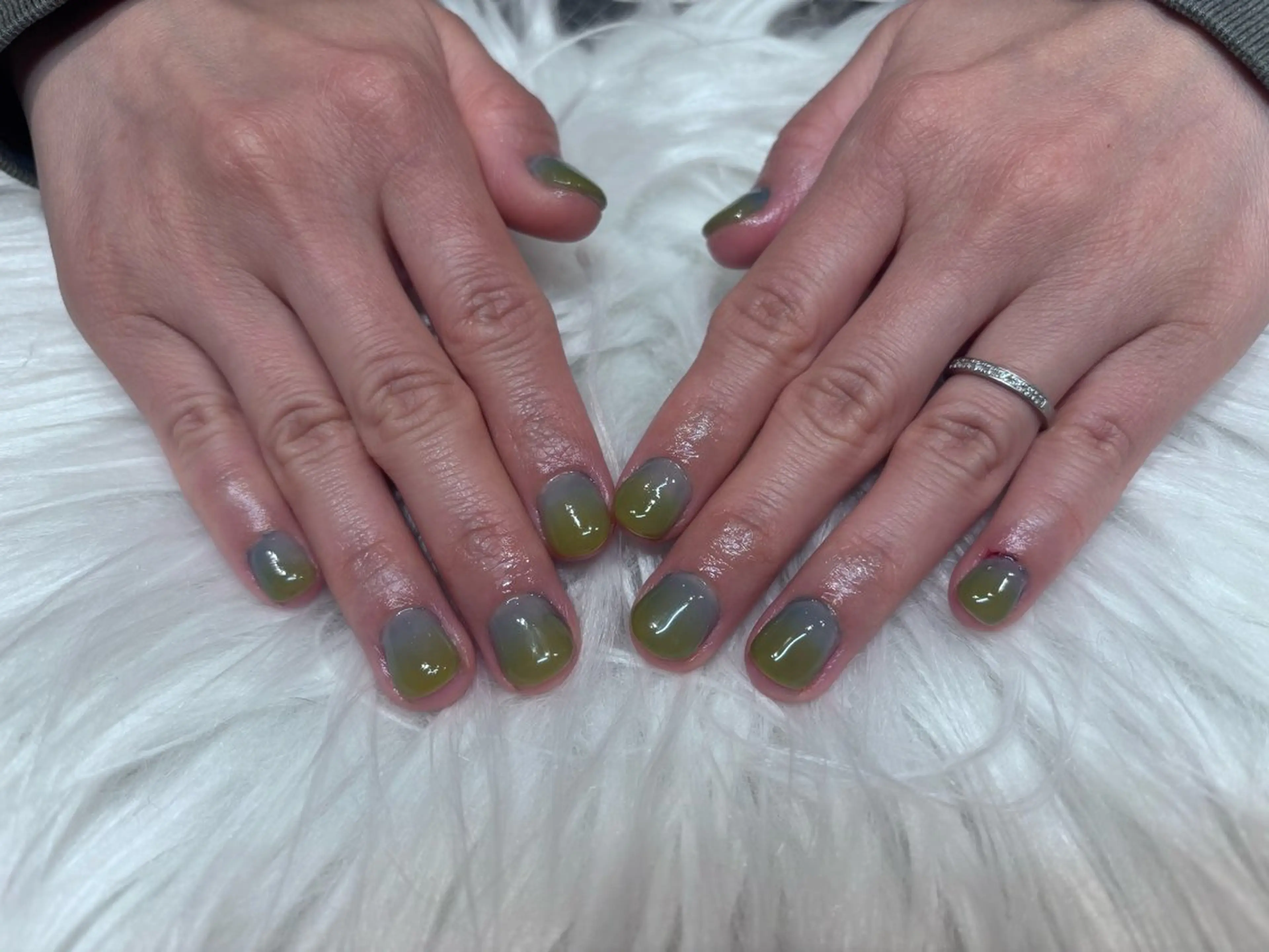 ネイル グラデーション CECIL beauty labo所属・田中 梨奈のネイルデザイン