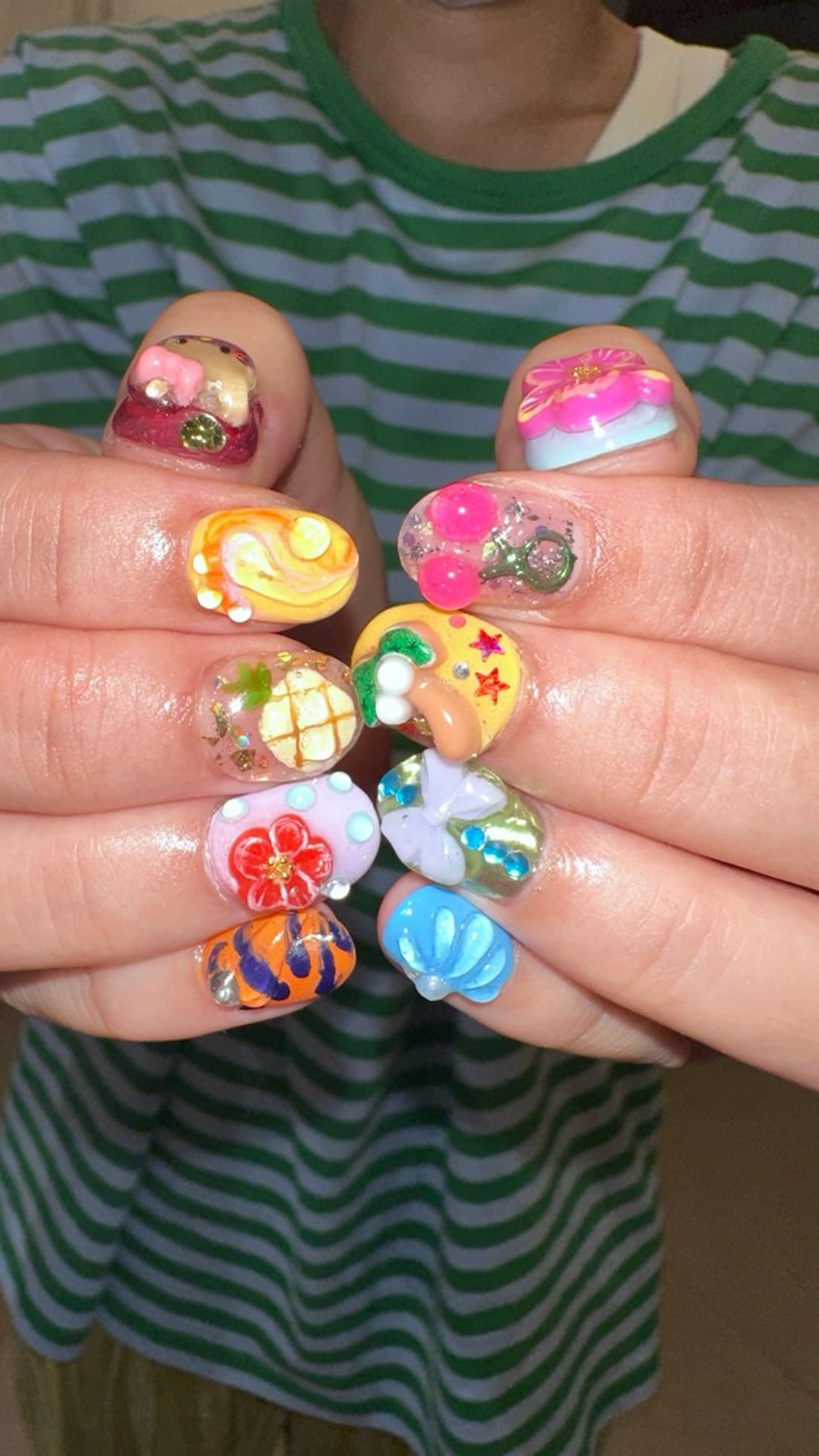 ネイル ハンドネイル 👽個性派ネイル🎀 komachiのヘアスタイル