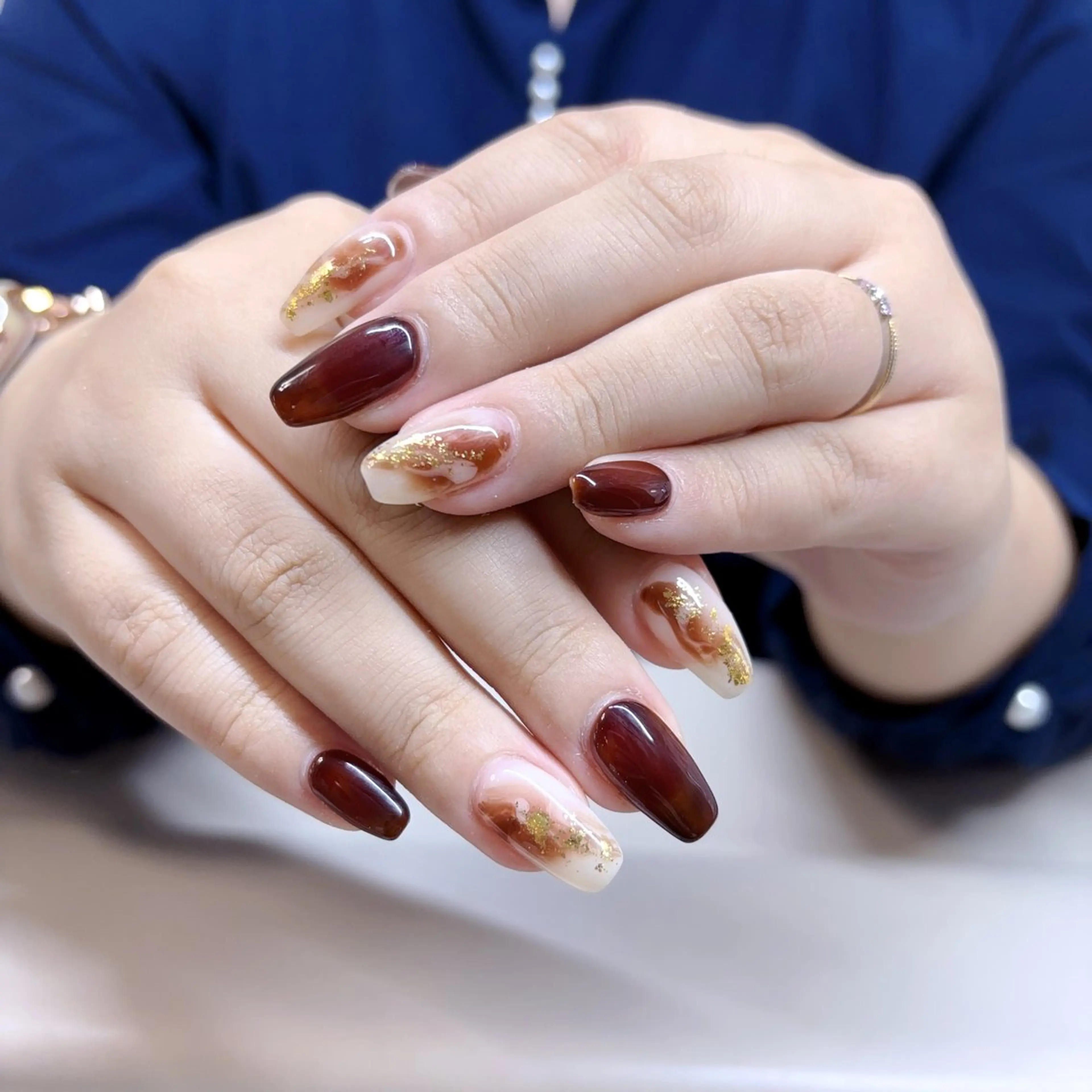 ネイル アニマル柄 べっ甲ネイル ブラウン 成人式 フレンチネイル e llaのネイルデザイン