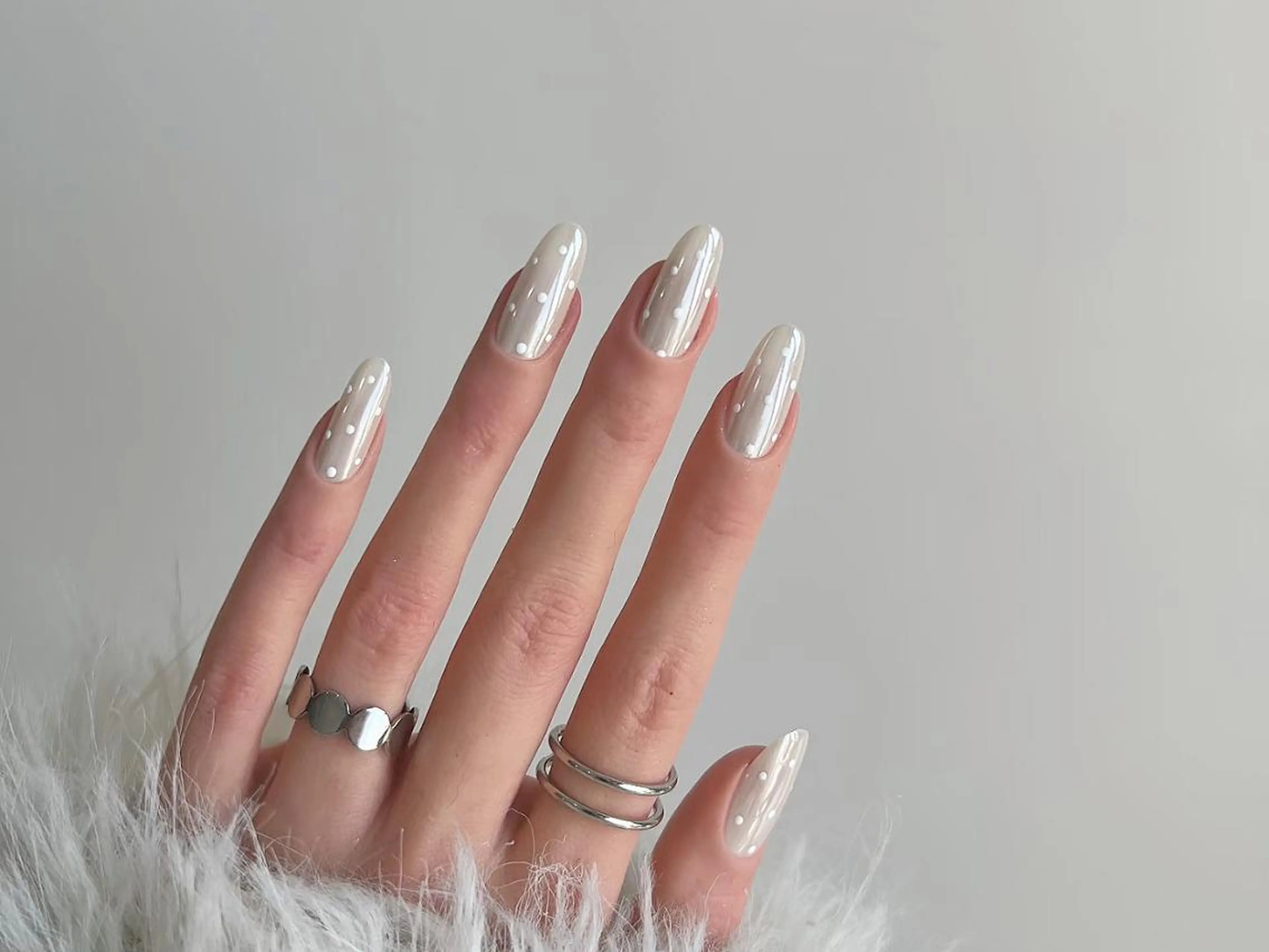 ネイル カジュアル ジェルネイル グラデーション ホログラムネイル ミディアムネイル ハンドネイル ハンドケア Feliz nailのネイルデザイン