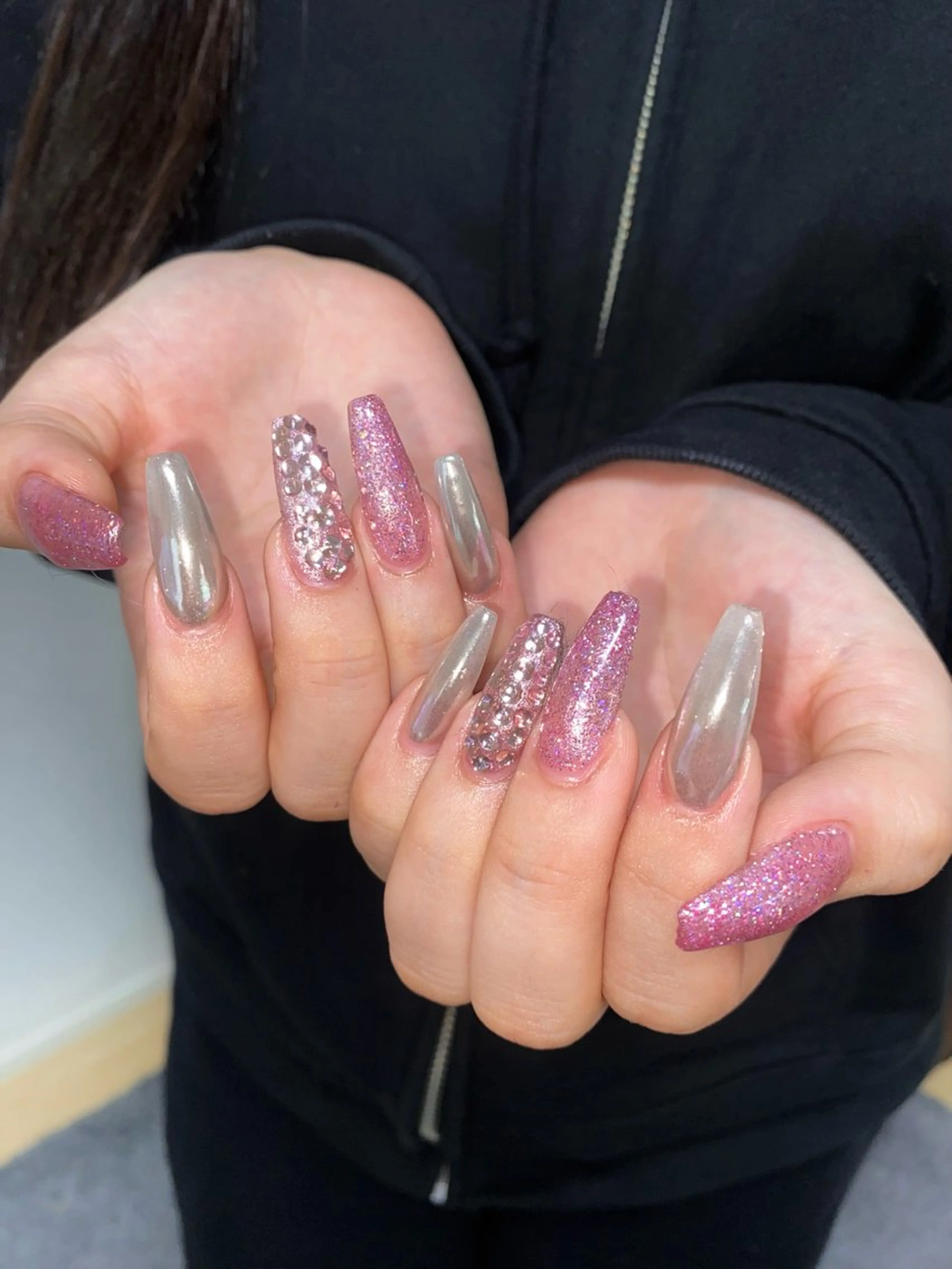 ネイル アートネイル ラメ(グリッター) ピンク 𝐒. 𝐒𝐚𝐰𝐚のネイルデザイン