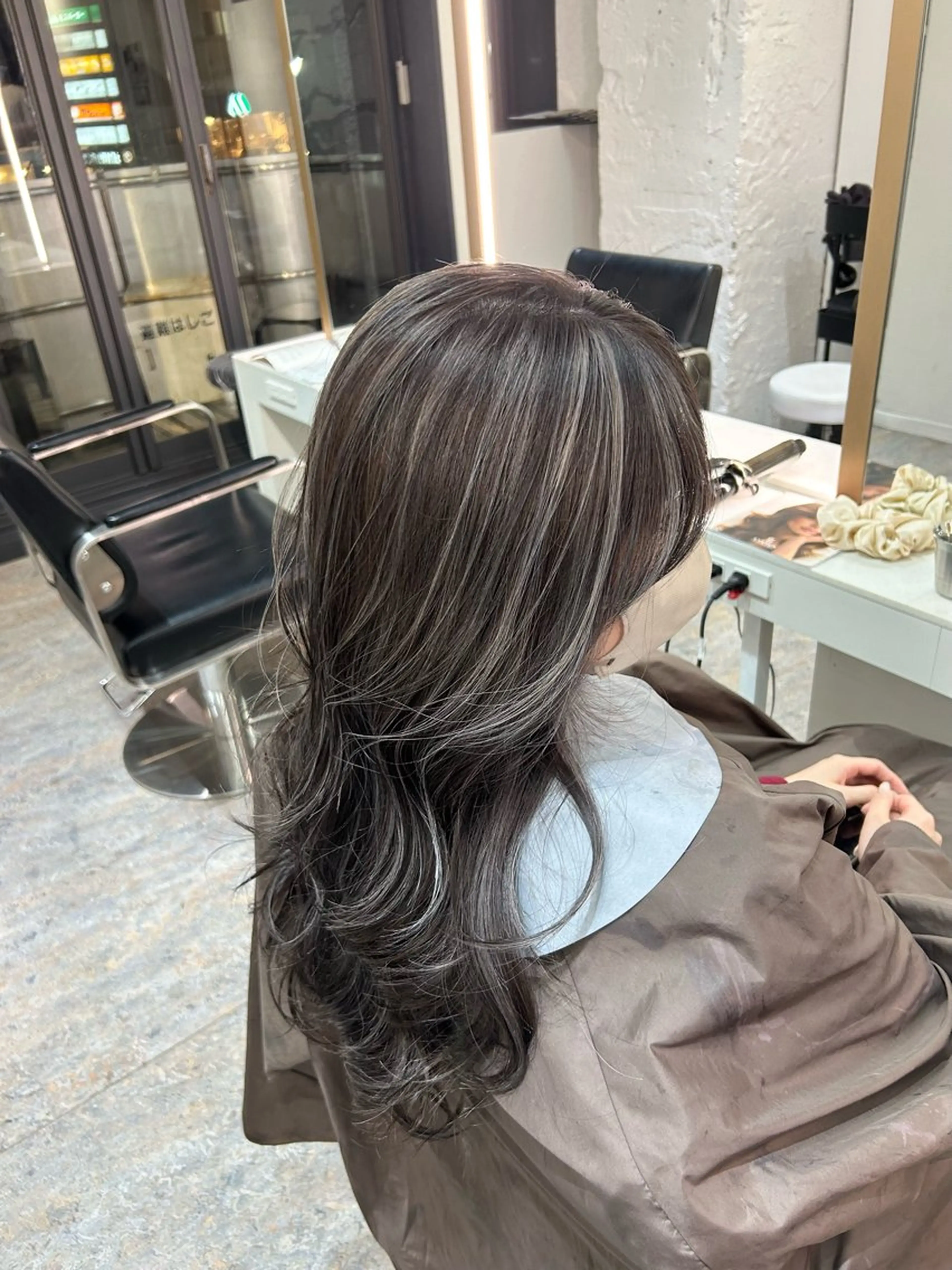 セミロング カラー グレージュ カット ヘアカラー トリートメント レイヤーカット BLend 渋谷のヘアスタイル