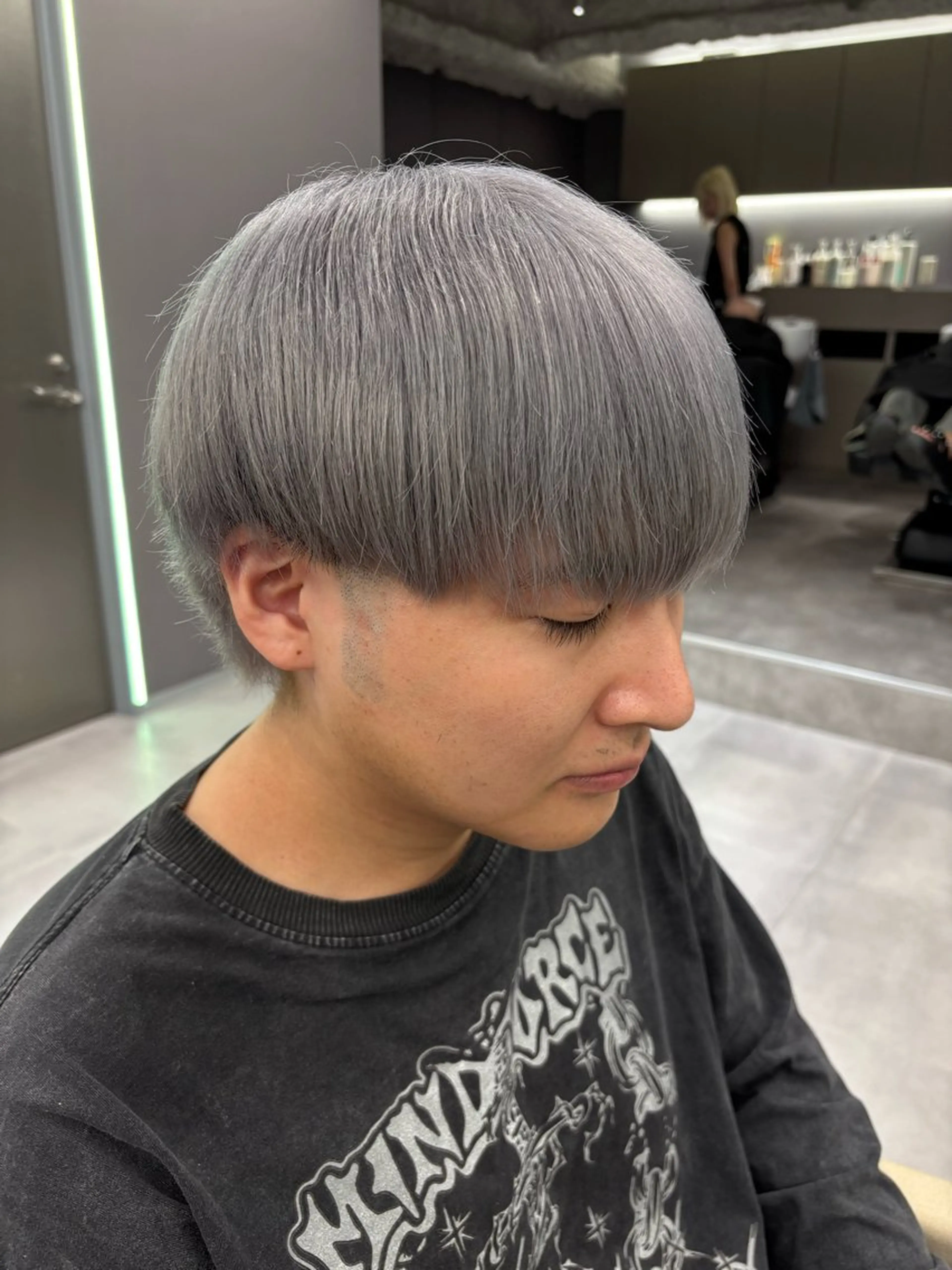 ショート カラー ブロンド ハイトーンカラー シルバー ヘアカラー 名古屋／デザイン／ ブリーチ/松井亮磨のヘアスタイル