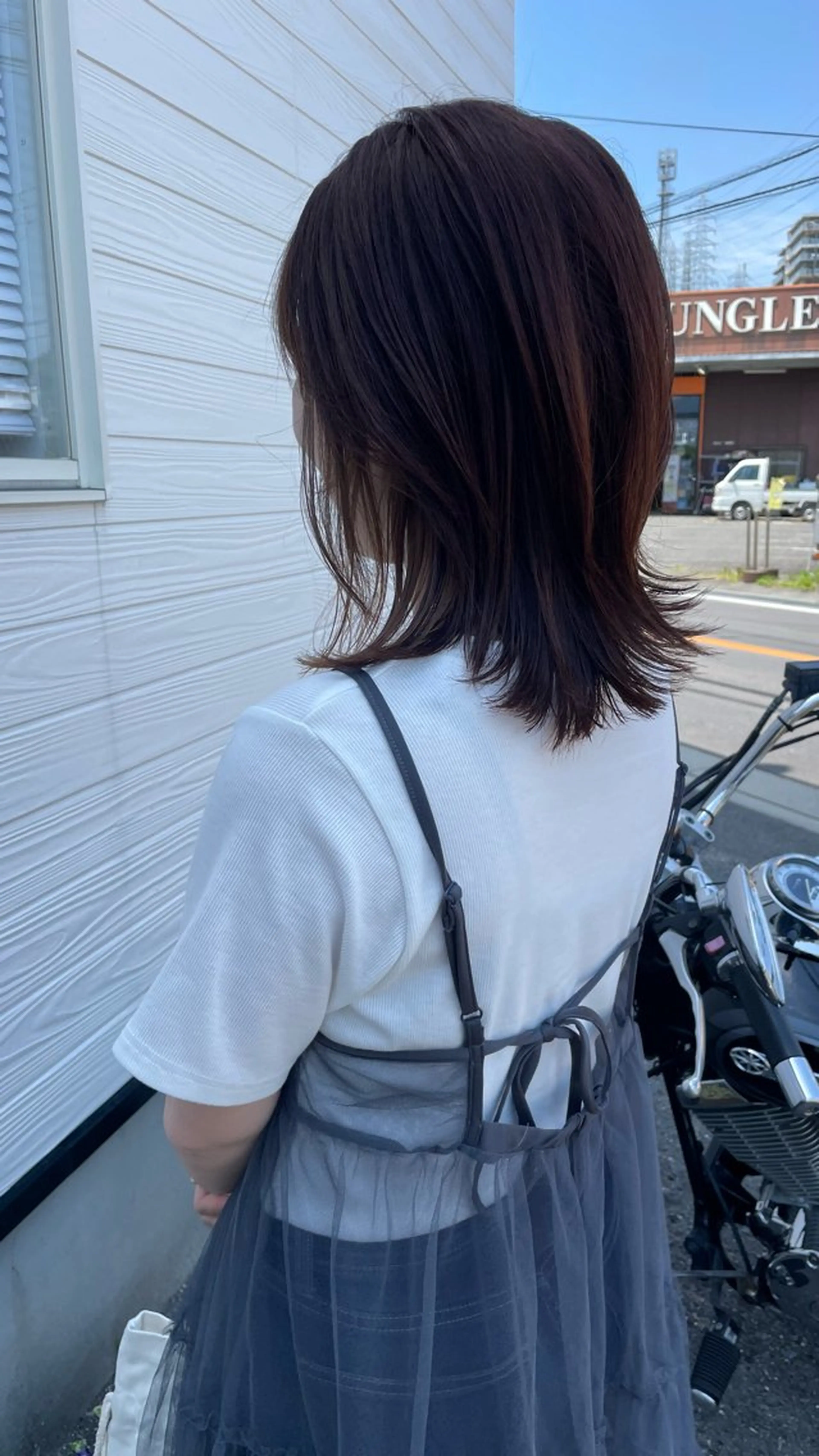 セミロング ビヨウシツトリコ よねたにみなのヘアスタイル