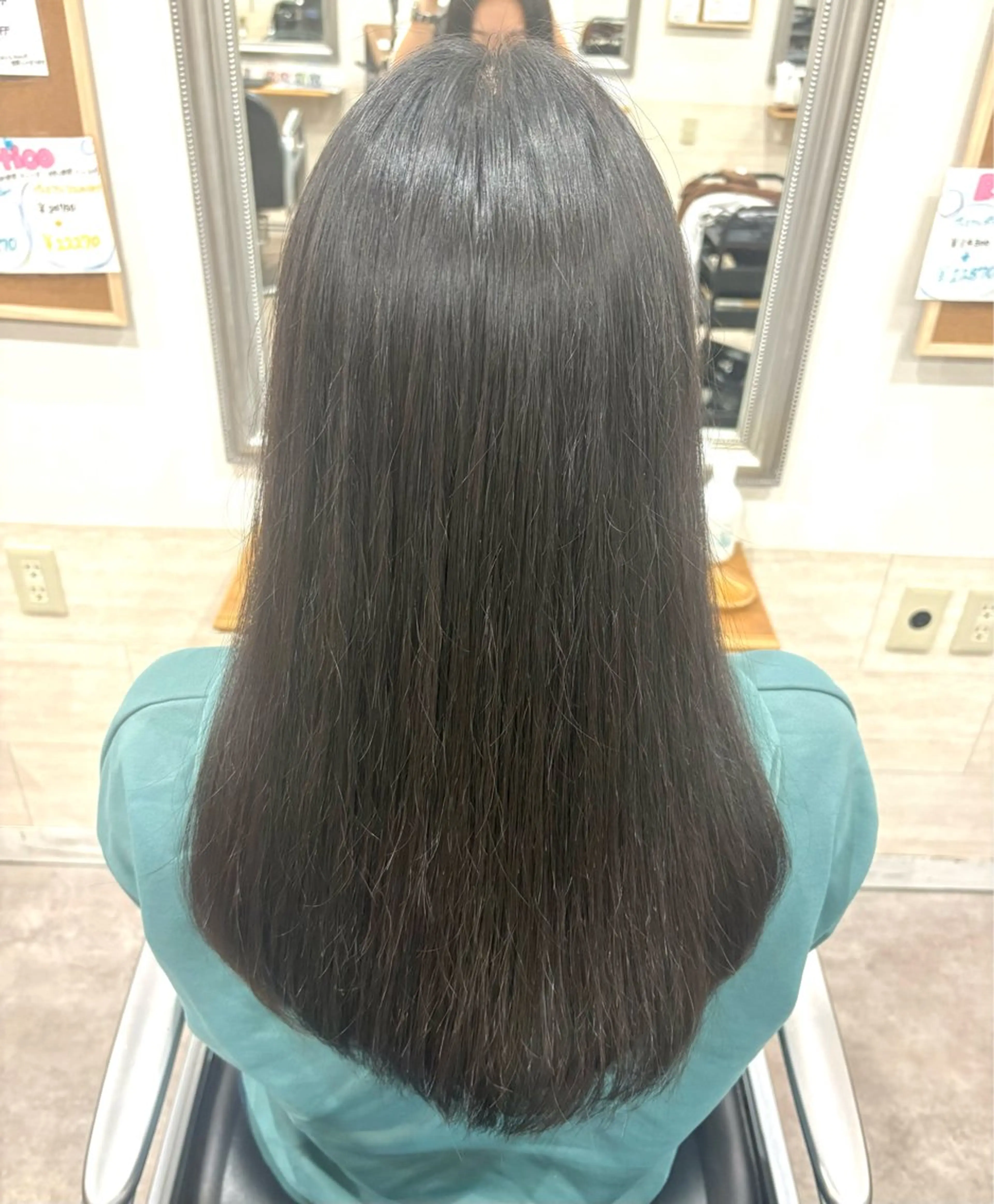ロング 堀川 希歩のヘアスタイル