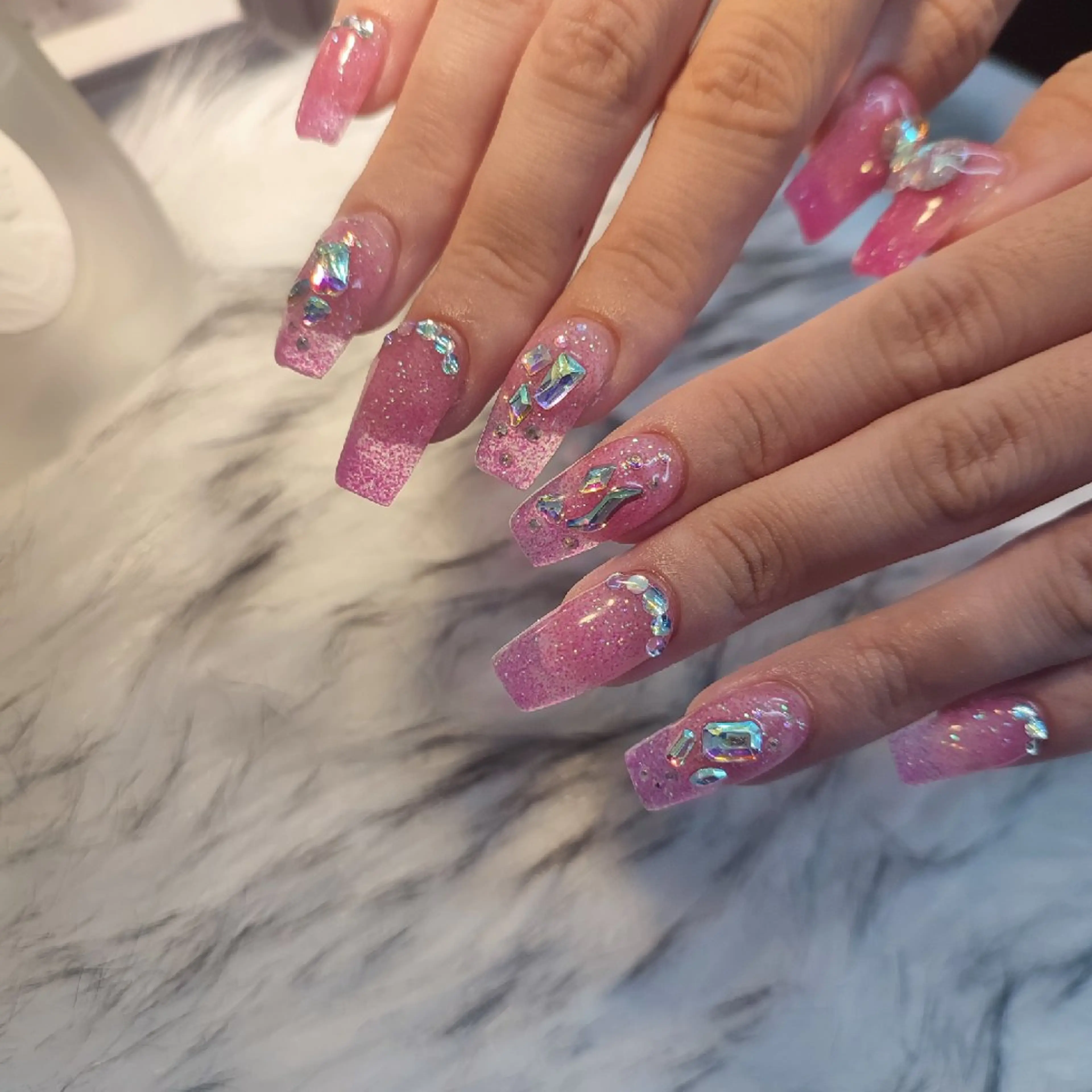 ネイル ハンドネイル RUNWAY 　　の眉毛・アイブロウイメージ