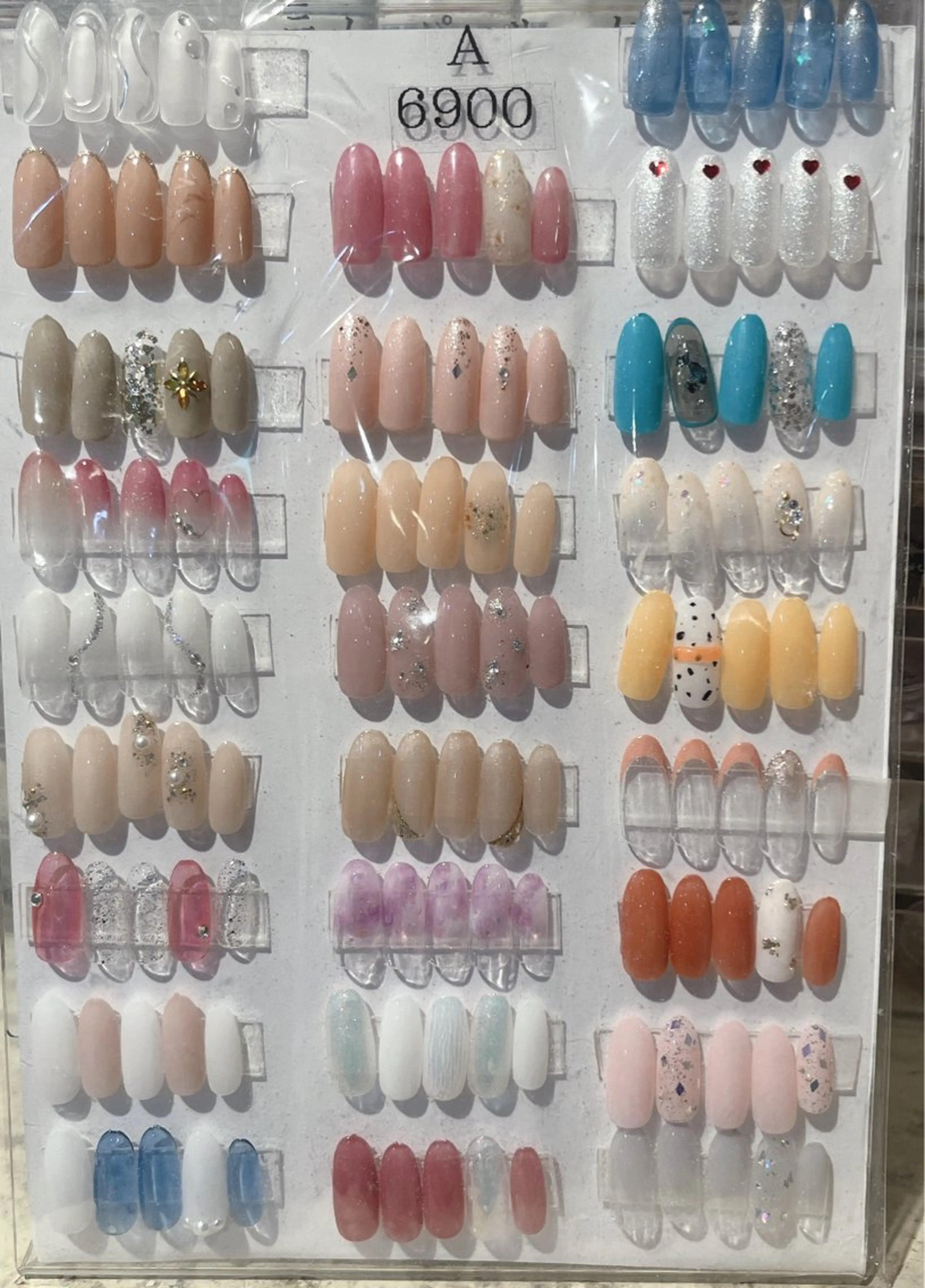 ネイル 白井 晴香のネイルデザイン