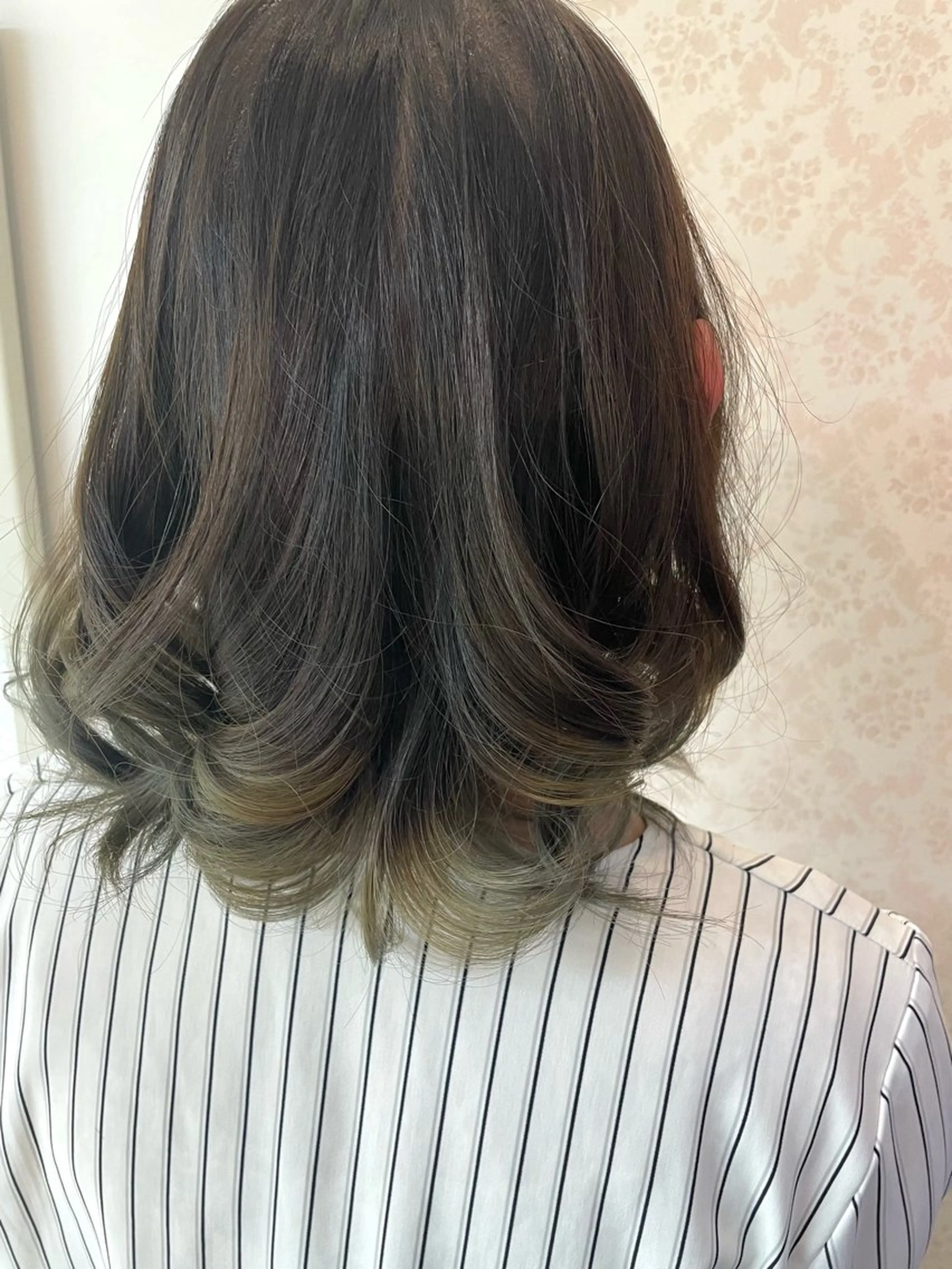 ミディアム ヒヨシ ルナのヘアスタイル