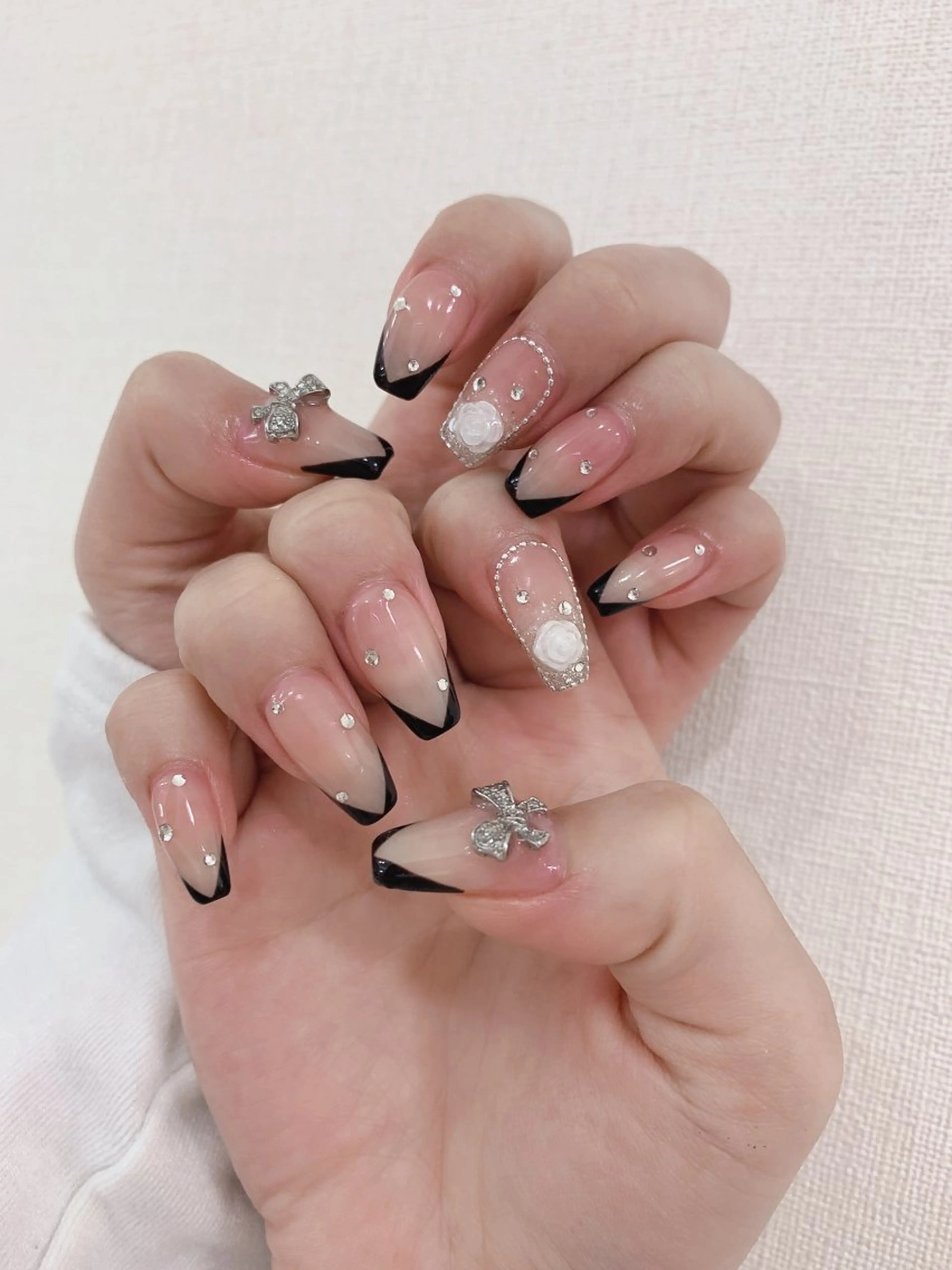 ネイル クリアネイル フレンチネイル キラキラネイル 韓国ネイル 春ネイル ハンドネイル Rainbow nail所属・Rainbow Nailのネイルデザイン