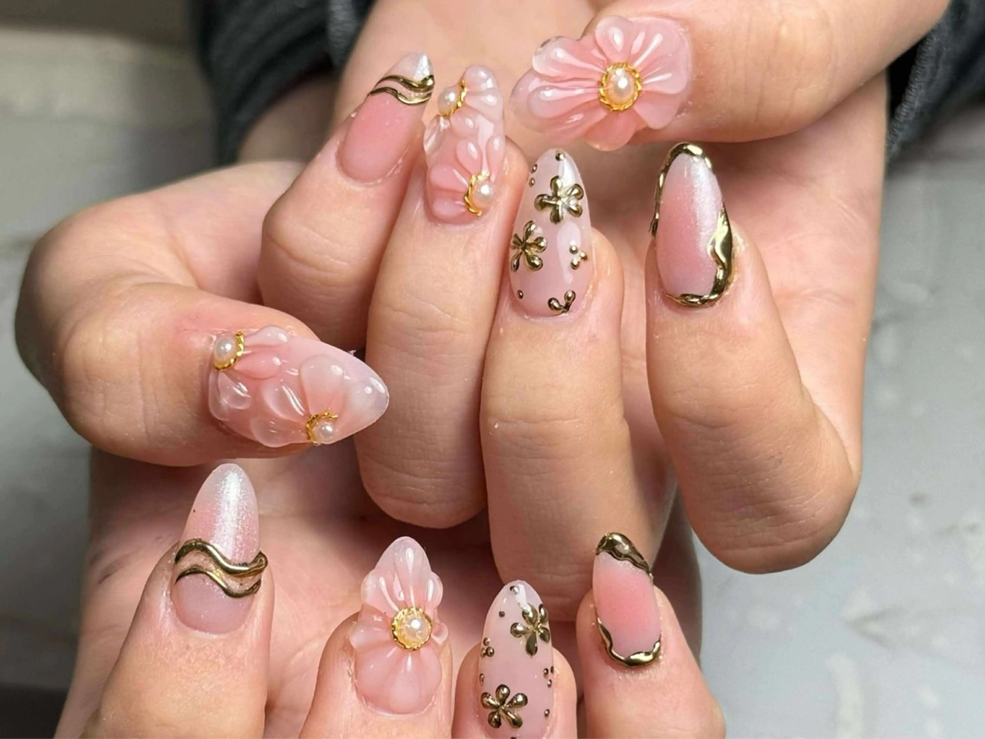 ネイル アートネイル フレンチネイル ジェルネイル グラデーション 韓国ネイル ハンドネイル ハンドケア さくら💮💮 【オフ無料】のネイルデザイン