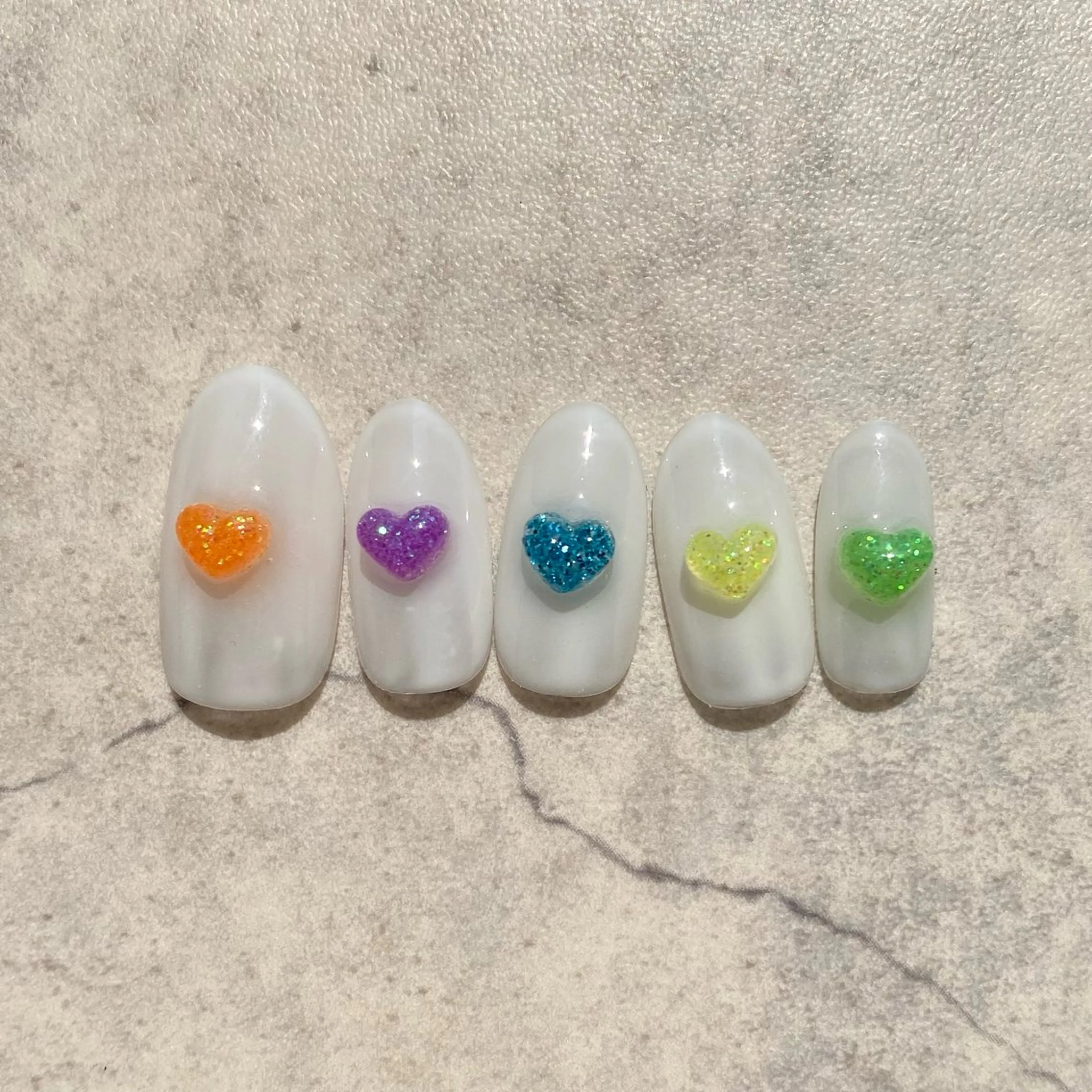 ネイル ハート キラキラネイル ハンドネイル ハンドケア RaLa（ネイル&アイラッシュ）所属・🫧RaLa ⭐︎AYAKA🫧のネイルデザイン