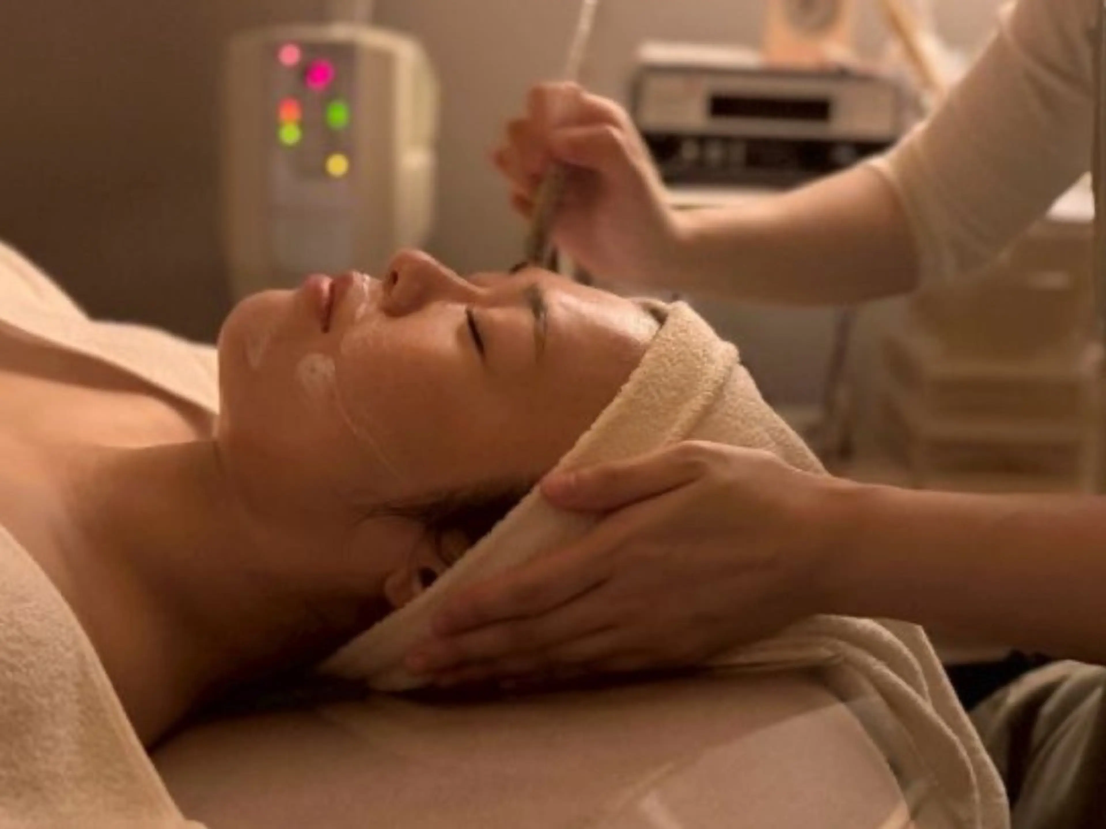 繰り返す大人ニキビに悩んでいる方の写真