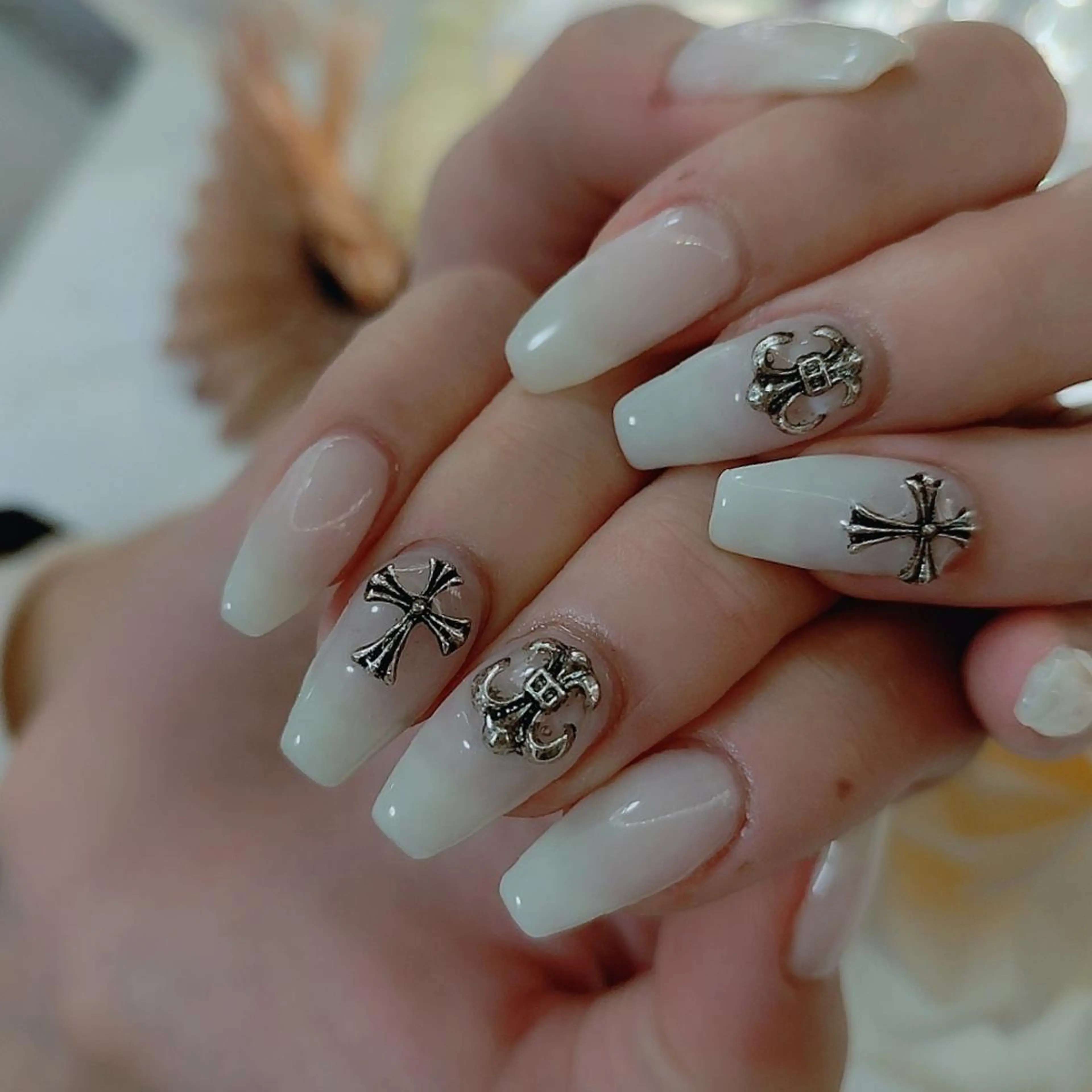 ネイル ハンドネイル RUNWAY 　　の眉毛・アイブロウイメージ