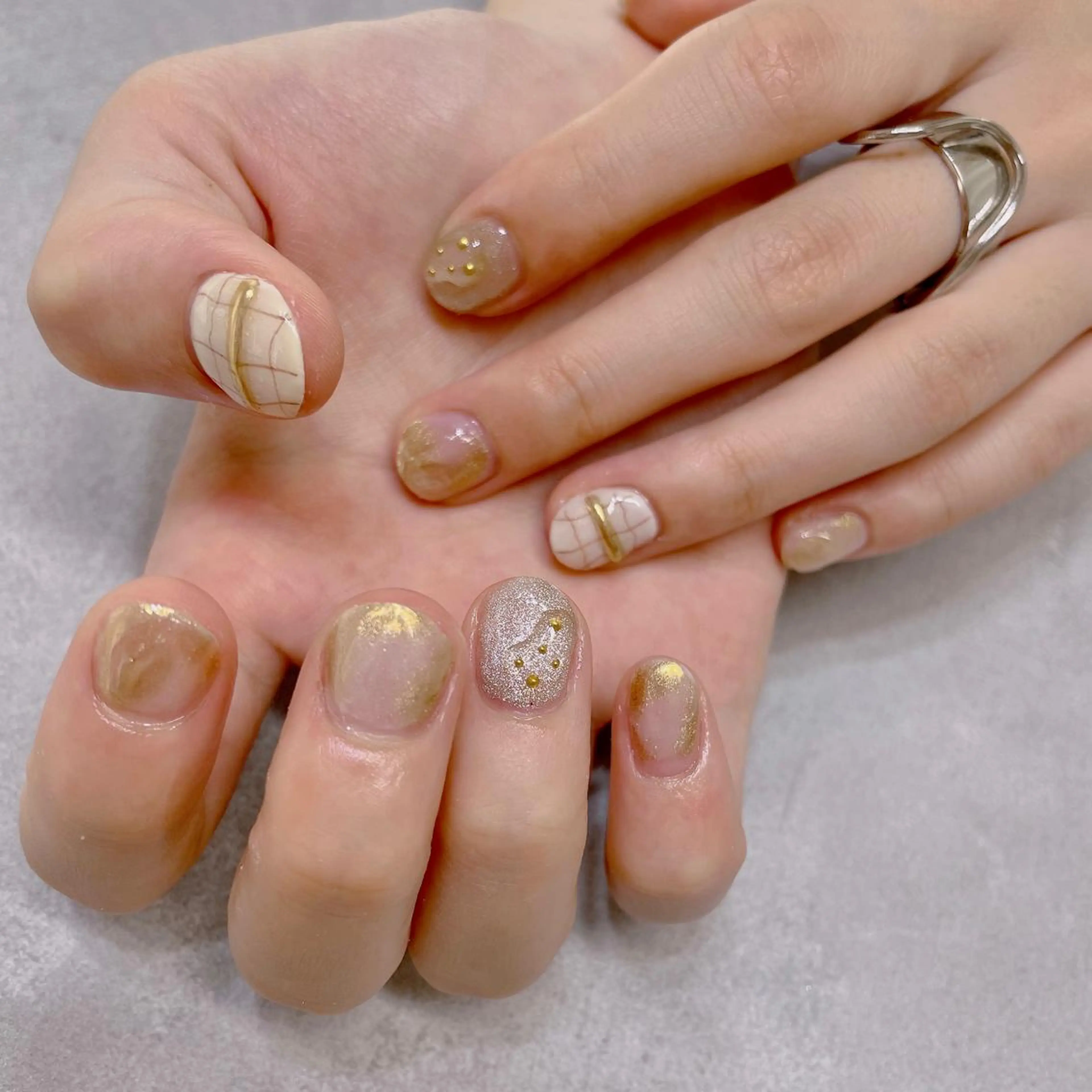 ネイル ニュアンス🌿‬ Aivy./アイビーのネイルデザイン