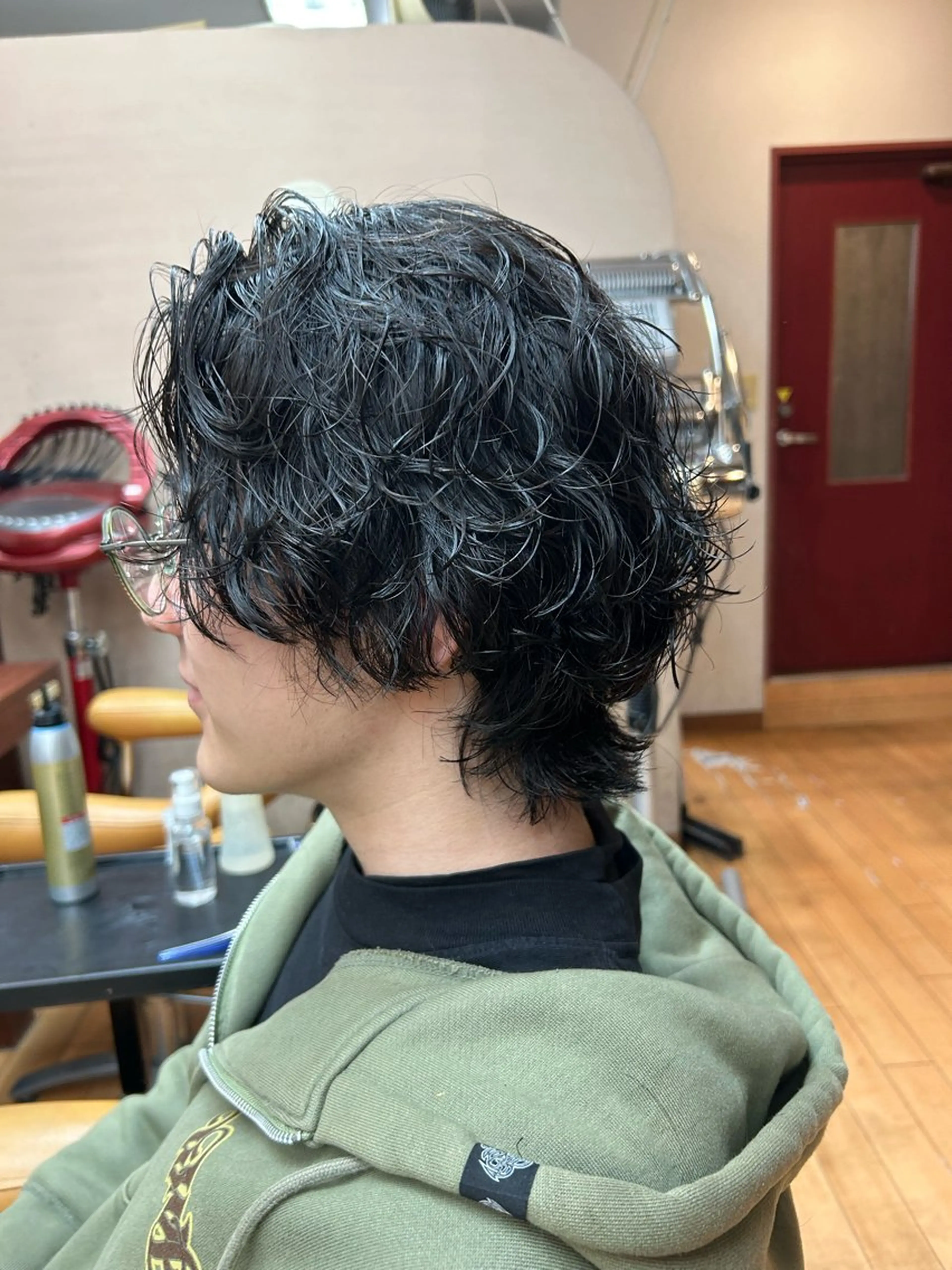 ミディアム パーマ メンズ ルキ🌈ブリーチカラ ー&メンズパーマ🦄のヘアスタイル