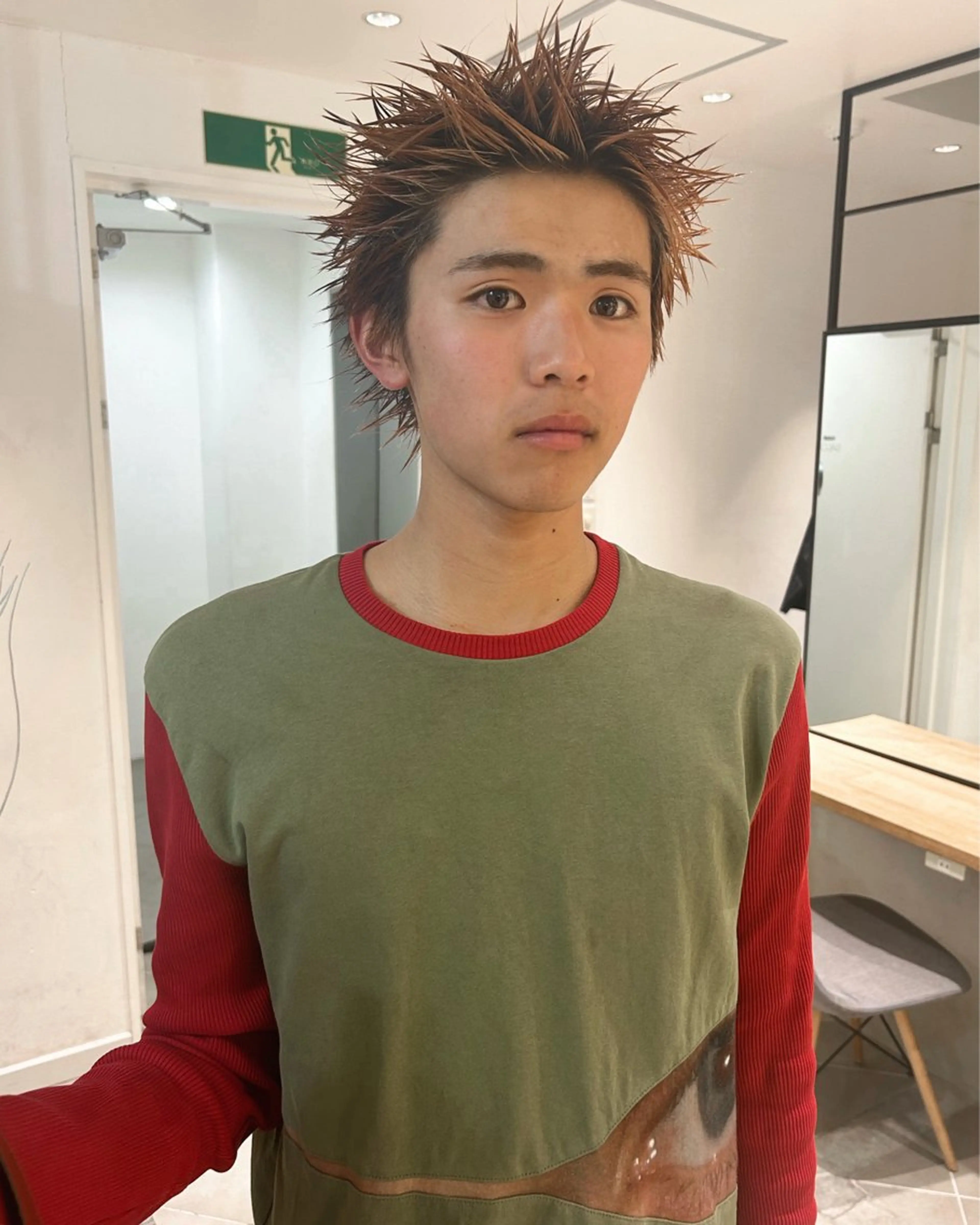 ショート カラー メンズ ショートヘア カット ヘアカラー トリートメント Loom.所属・村上雅人 ナチュラルモードのヘアスタイル
