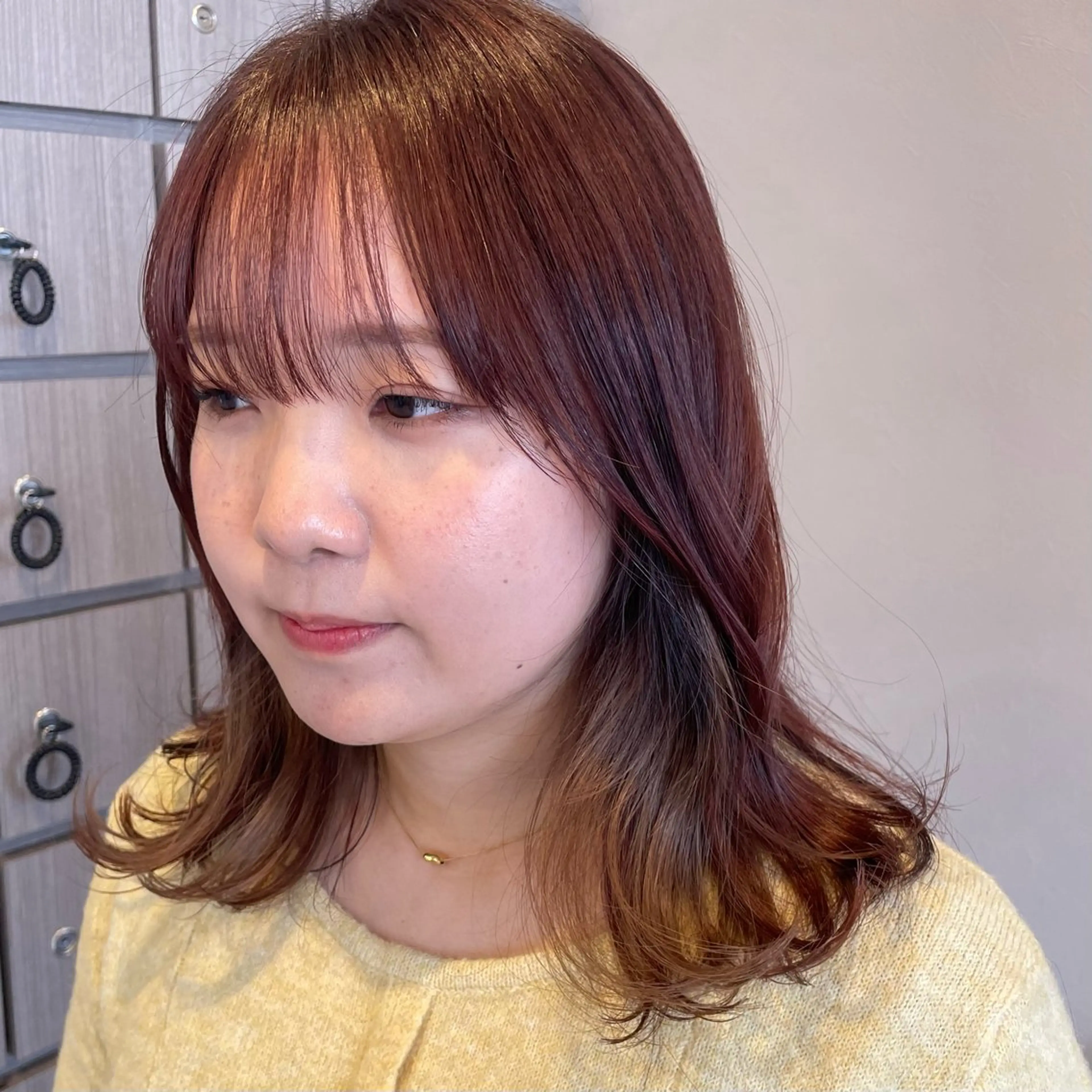 ミディアム カラー mio 🍒レイヤーカットのヘアスタイル