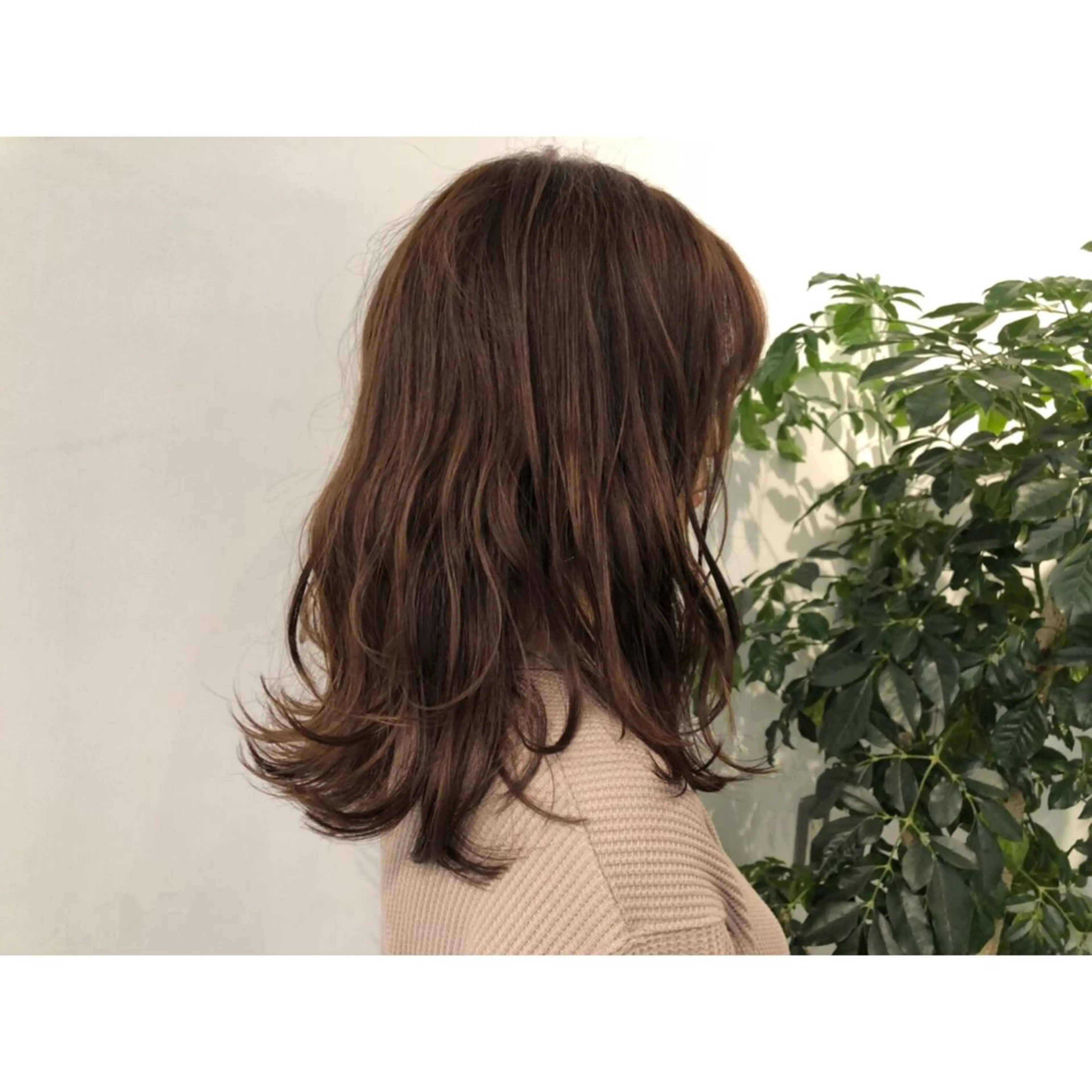 セミロング カラー パーマ ヘアアレンジ レイヤーカット ツヤ髪 ／髪質改善 松岡将太郎のヘアスタイル
