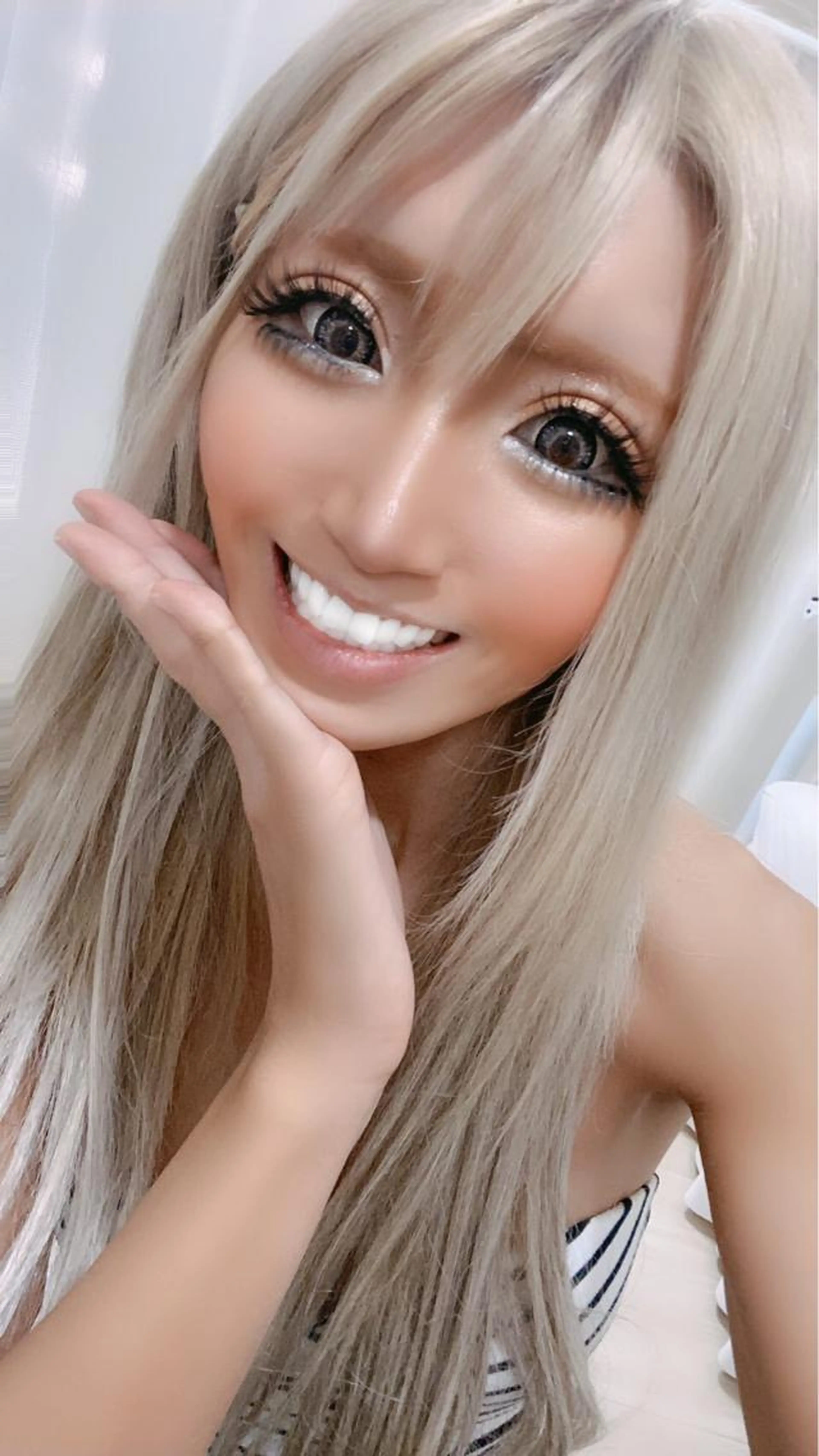 【初回限定】強力集中ケアで理想の白さに✨痛くない超強力ハイパワーホワイトニング‼️合計40分照射💫の写真