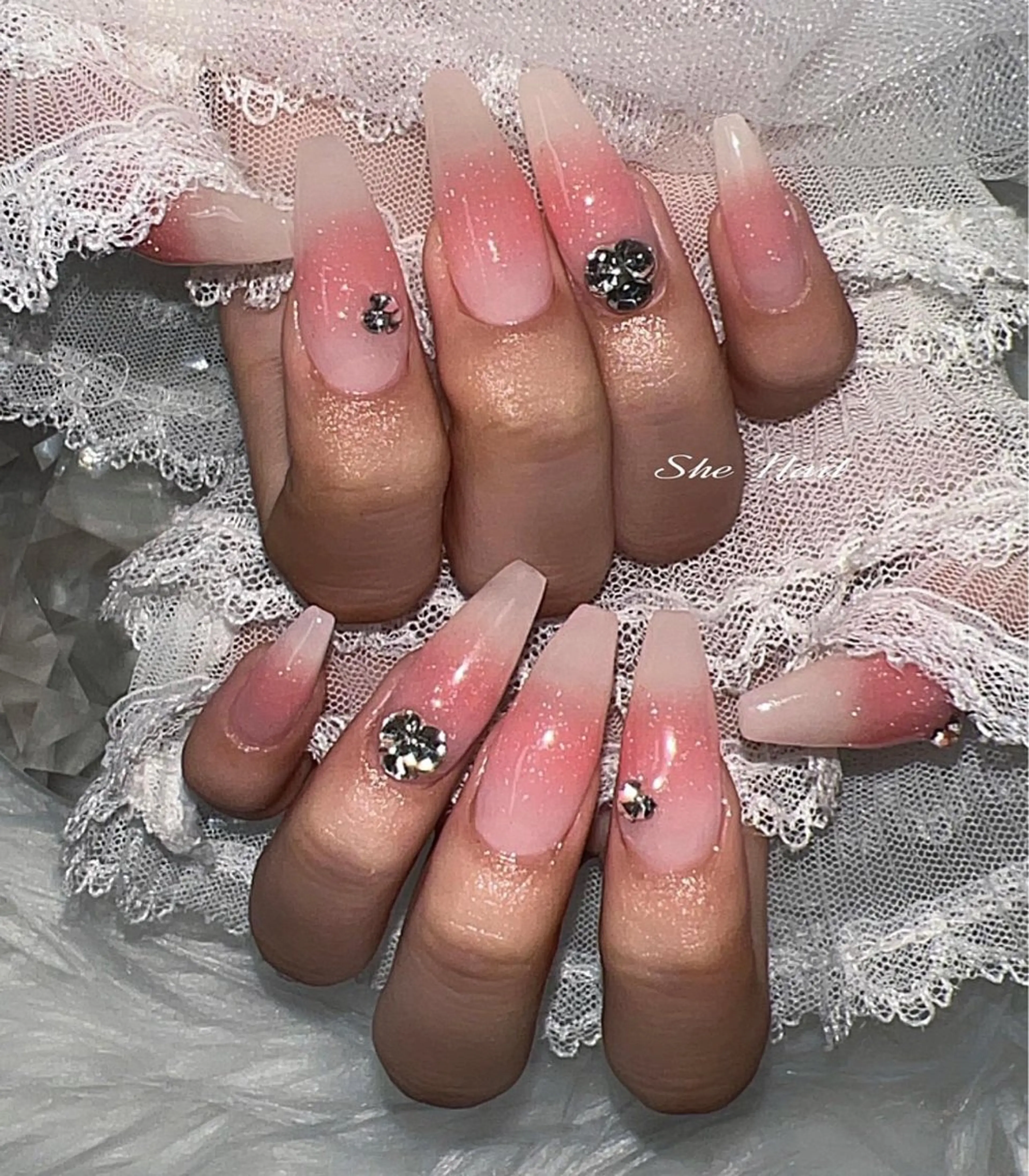 ネイル チークネイル 長さ出し フレンチネイル ガラスフレンチ マグネットネイル ハンドネイル She   Nail所属・ISA_ BELLAのネイルデザイン