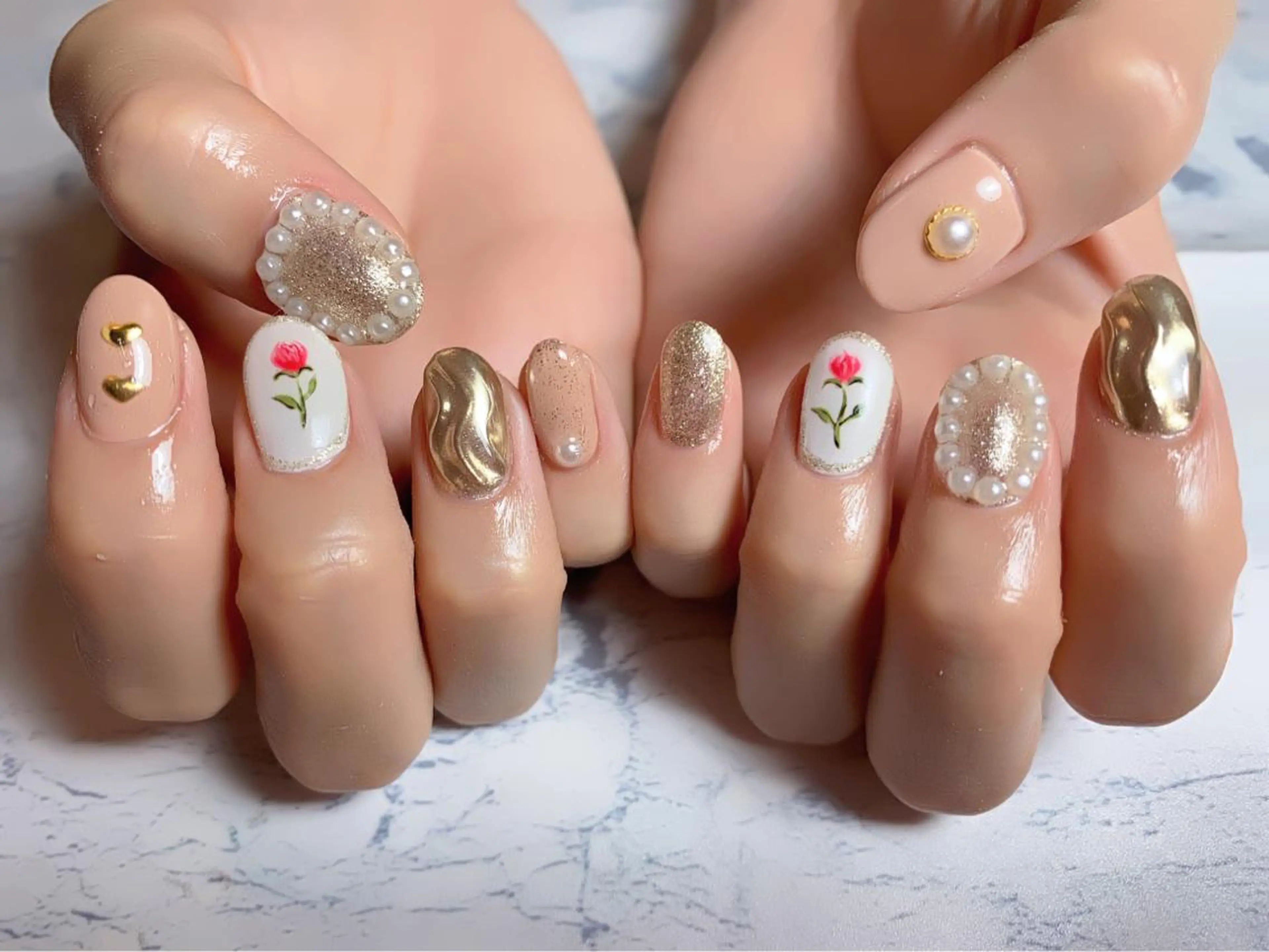 ネイル 菅野 愛花のネイルデザイン