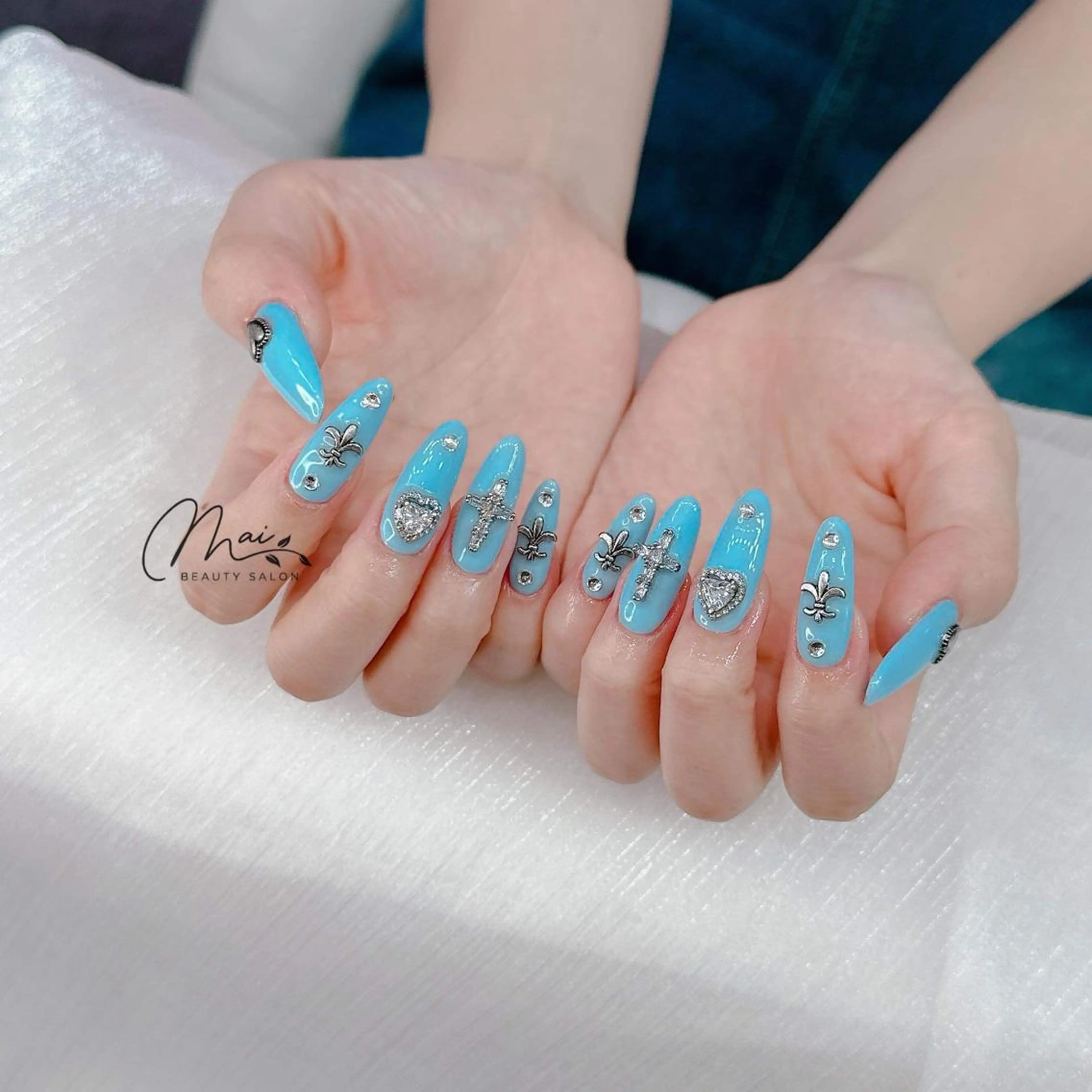 ネイル チークネイル フラッシュネイル フットネイル ジェルネイル マグネットネイル MaiBeauty DanHiのネイルデザイン