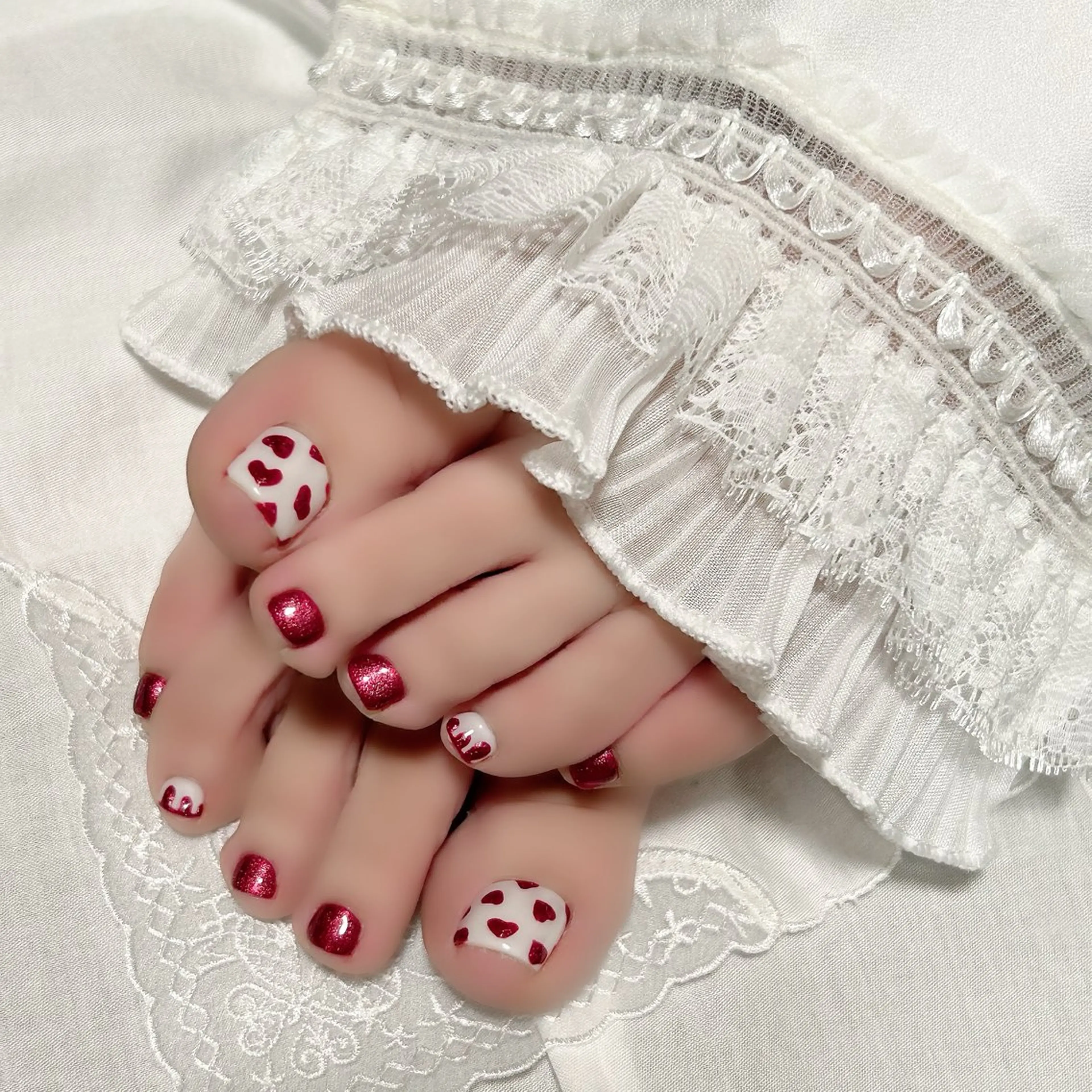 ネイル ハート 赤色 バレンタイン フットネイル tanaka ◡̈のネイルデザイン