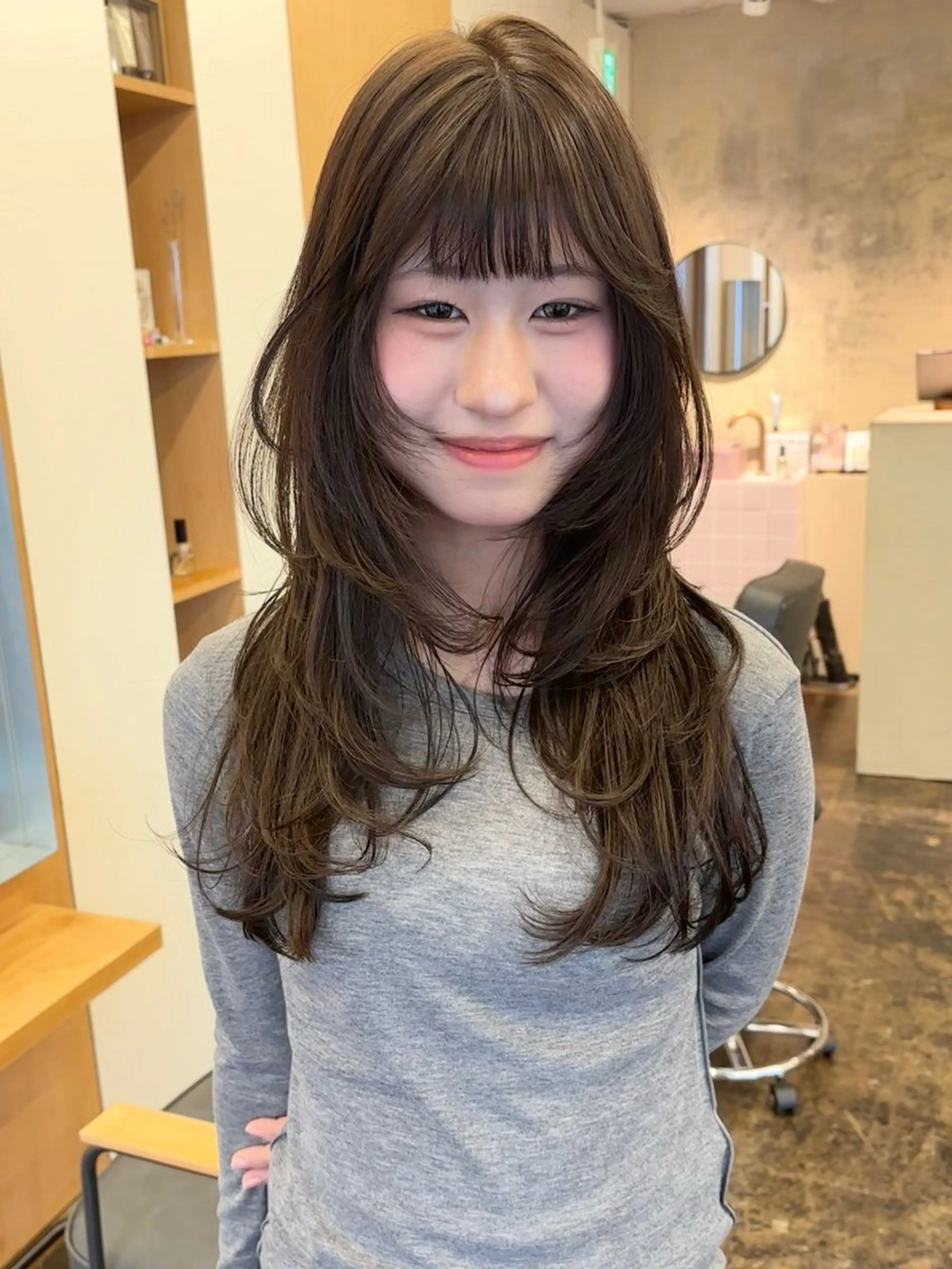 ロング カラー グレージュ オリーブグレージュ オリーブグレー レイヤーカット カット ヘアカラー 美空🐇 レイヤー / 透明感カラー🩰のヘアスタイル