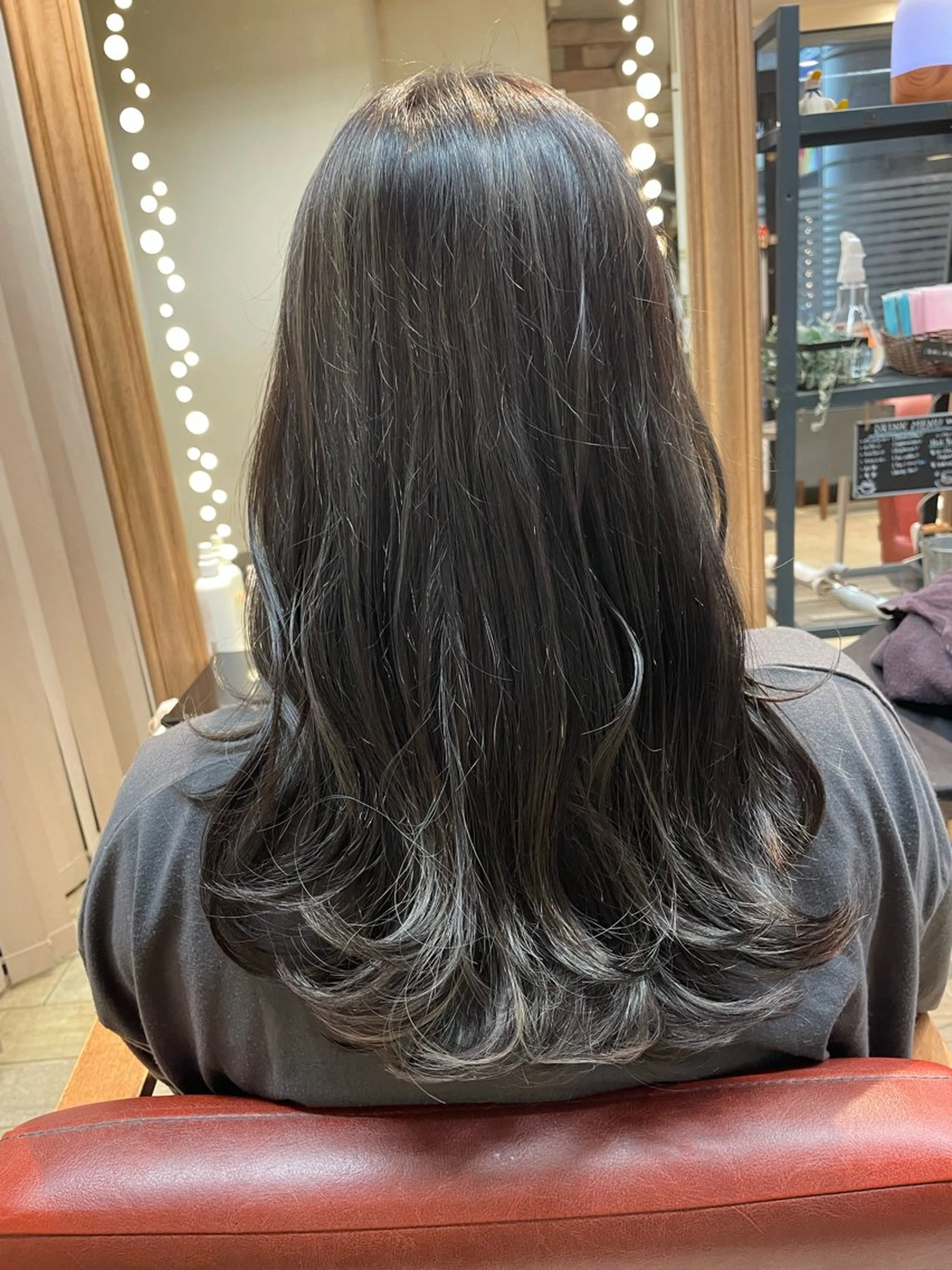 セミロング カラー ハイライトカラー ハイライト ヘアカラー トリートメント ✨横須賀髪質改善✨️ 加藤 百音のヘアスタイル