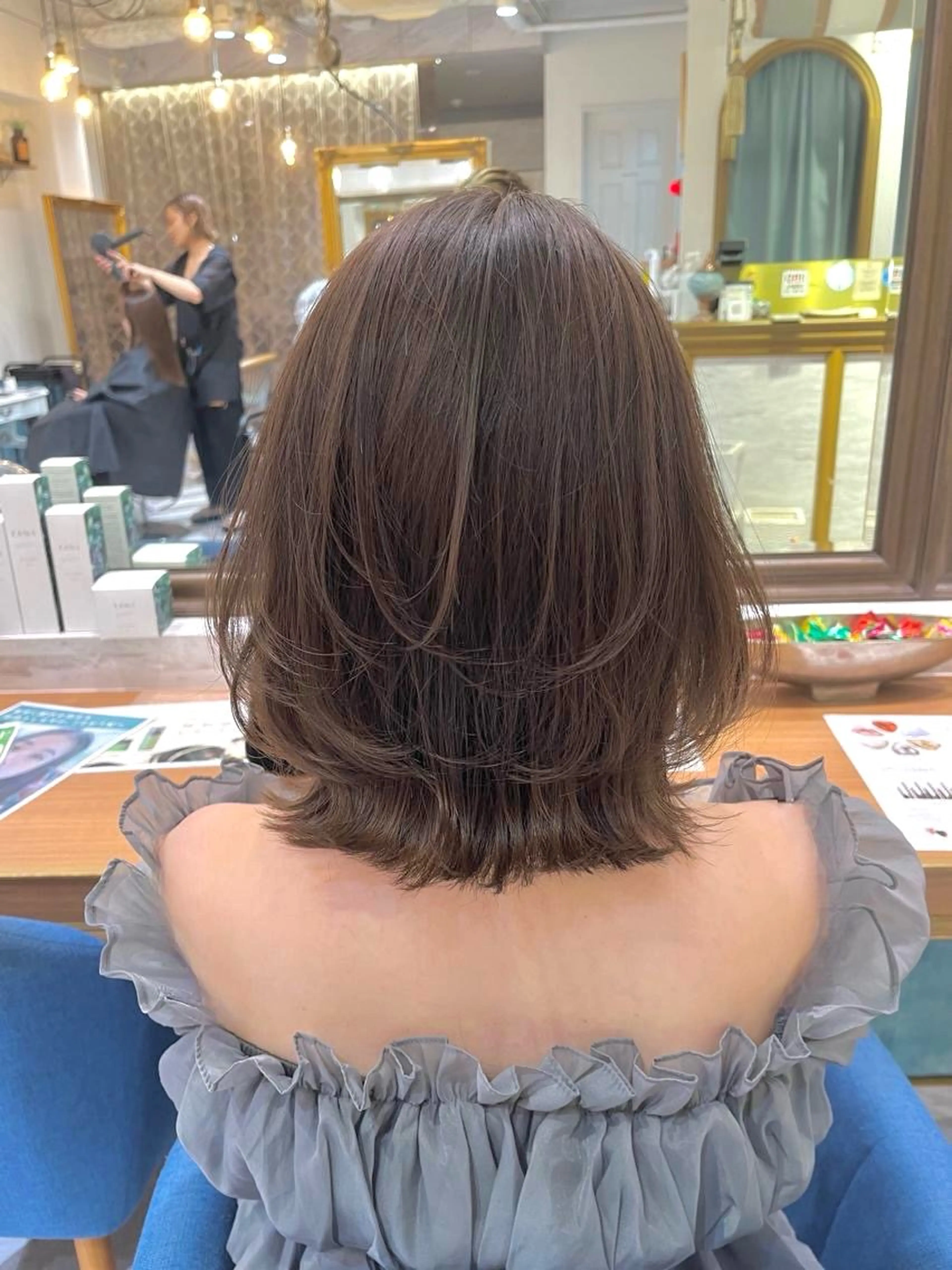 ミディアム カラー カット ヘアカラー トリートメント レイヤーカット /透明感カラー西田のヘアスタイル