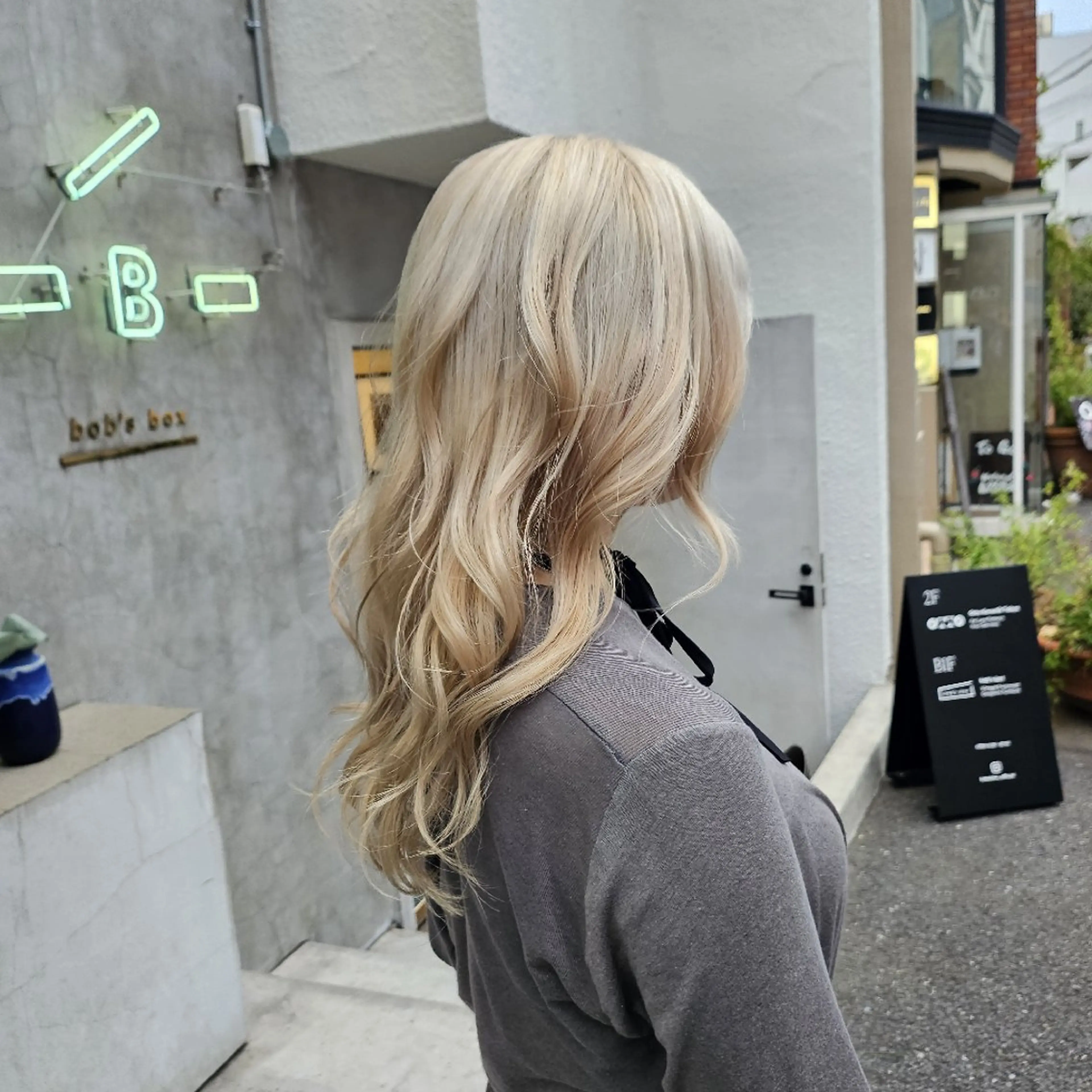 ロング カラー ブロンド ホワイトブロンド ヘアカラー あべかりん/原宿 /マツパ/ハイトーンのヘアスタイル