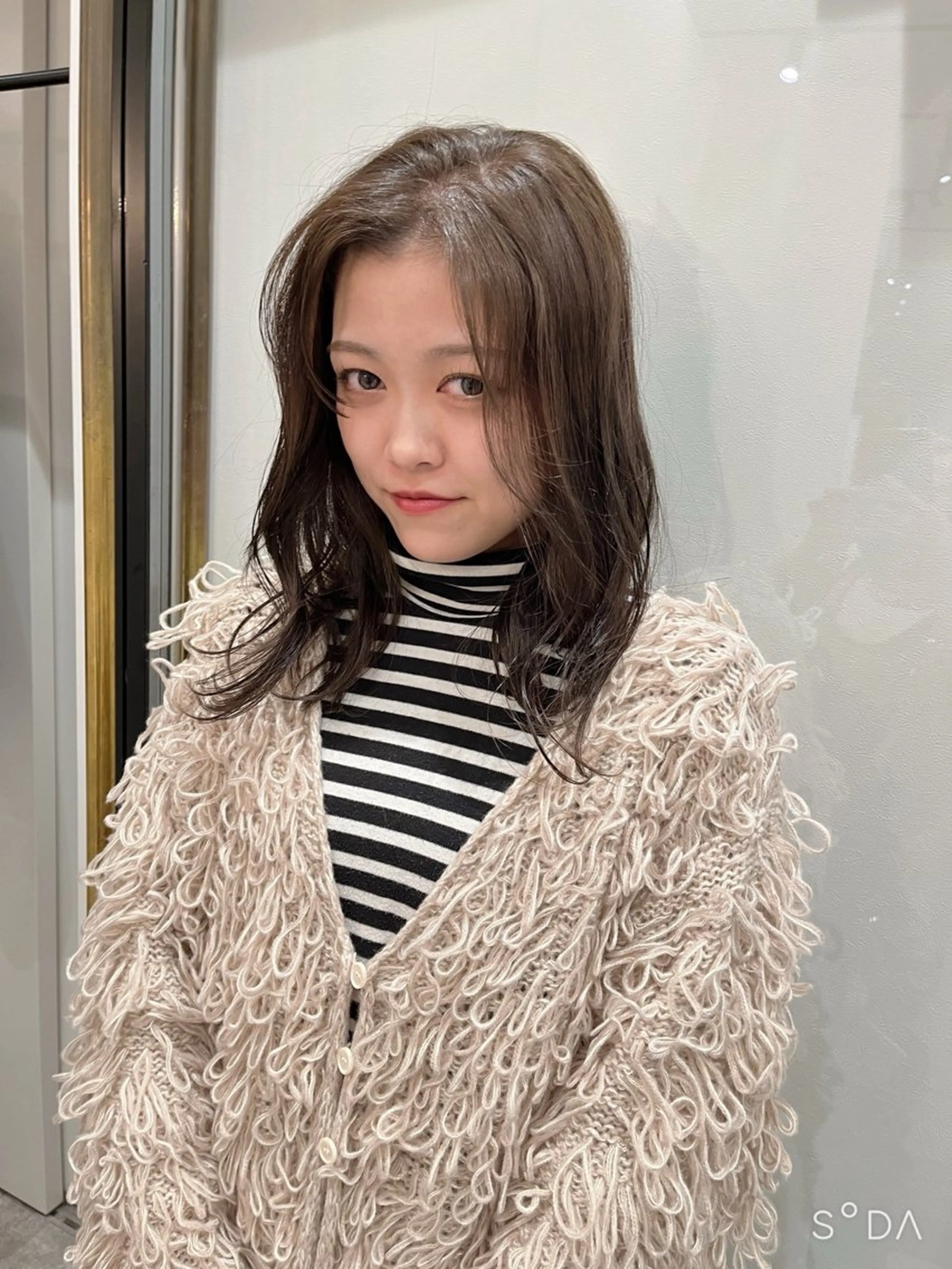 ミディアム カラー ヘアアレンジ メンズ 透明感カラー オリーブカラー 坂本 エマのヘアスタイル